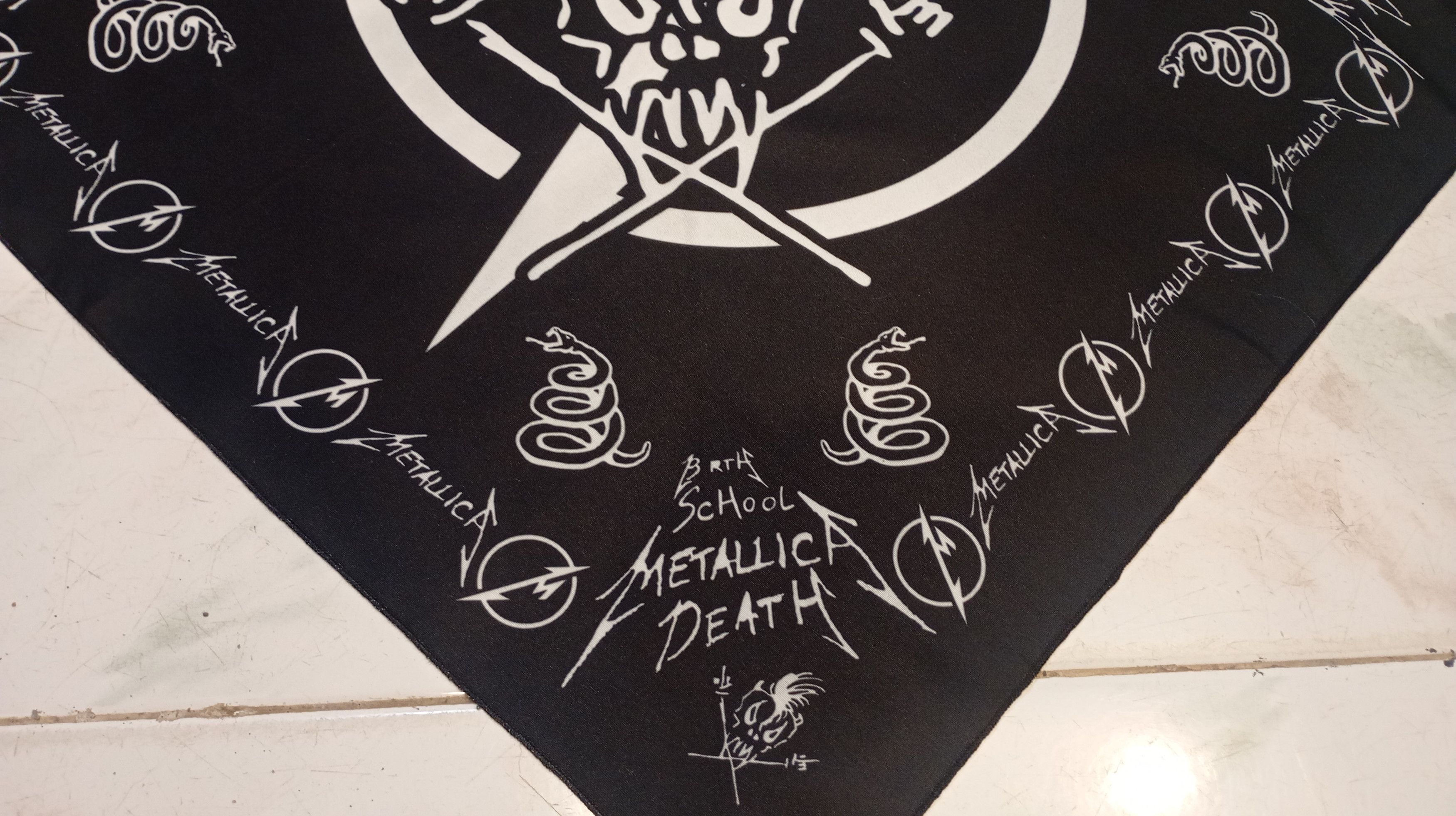 Band Tees Bandana Handkerchief Rock Band Metallica Streetwear Size ONE SIZE - 3 Thumbnail