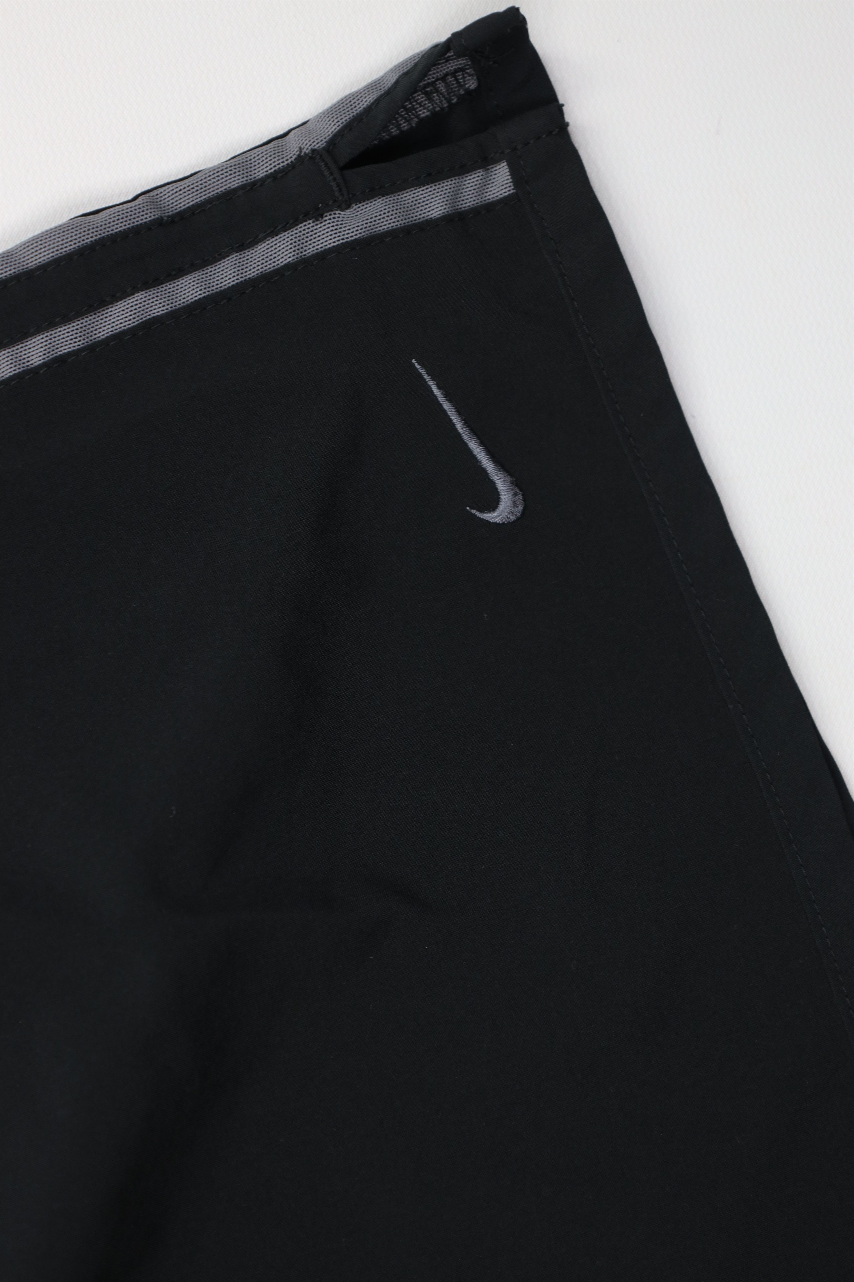 Nike Vintage Nike Scott Mini Swoosh Lined Above Knee Shorts Black Size US 34 / EU 50 - 5 Thumbnail