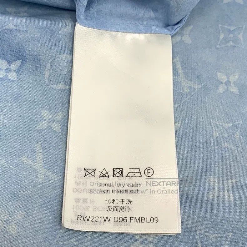 Louis Vuitton Louis Vuitton 22 blue logo, full print, mulberry silk lape Size XS / US 0-2 / IT 36-38 - 6 Thumbnail