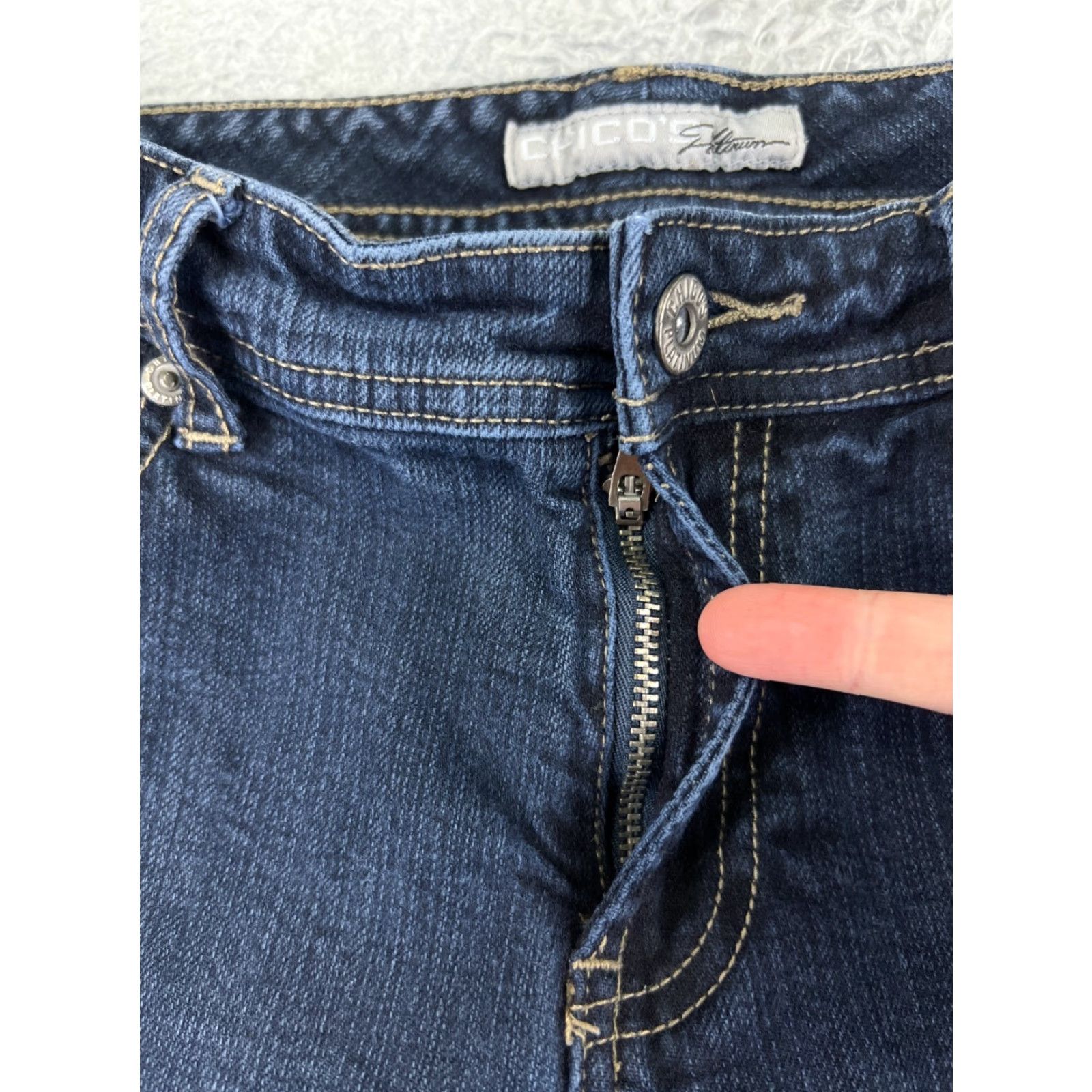 Vintage VINTAGE Chicos Jeans Womens 0 Blue Denim Bootcut Cotton Blend Mid 24x26 Size 25" / US 0 / IT 36 - 5 Thumbnail