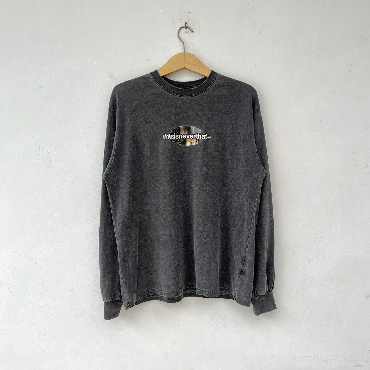 Japanese Brand × thisisneverthat Thisisneverthat rage against the machine swingin pig cover Size US S / EU 44-46 / 1 - 4 Thumbnail