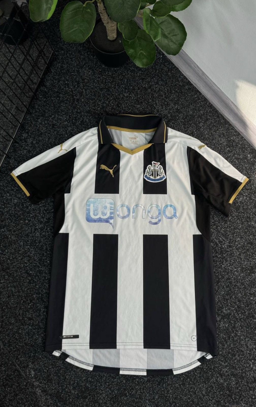 Puma FC Newcastle United Vintage Home Jersey Y2k Bloke-core Size US M / EU 48-50 / 2 - 2 Thumbnail