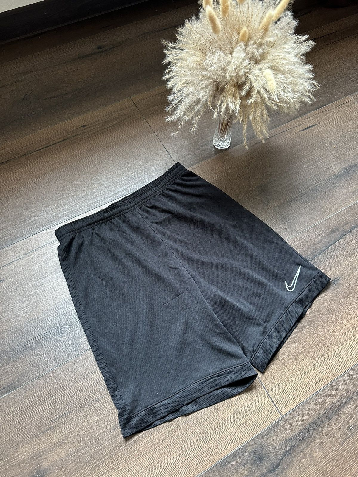 Nike × Vintage Vintage Nike Shorts Logo Size US 33 - 2 Thumbnail
