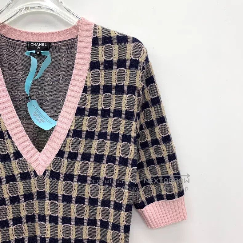 Chanel Chanel 21B Colour-blocked plaid cashmere V-neck short-slee Size XS / US 0-2 / IT 36-38 - 3 Thumbnail