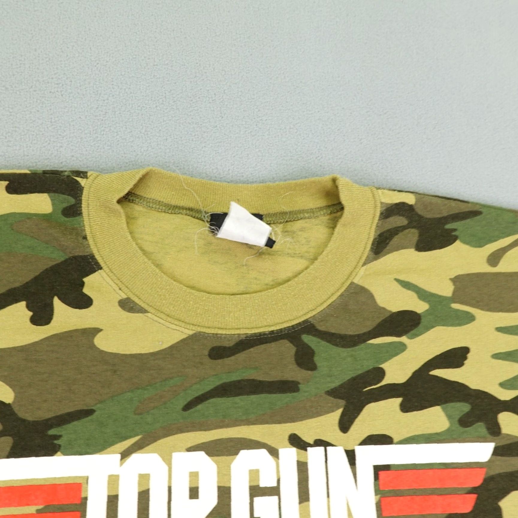 Vintage VINTAGE Top Gun Shirt Mens 2XL Green Camouflage Army Movie Tee Size US XXL / EU 58 / 5 - 2 Thumbnail