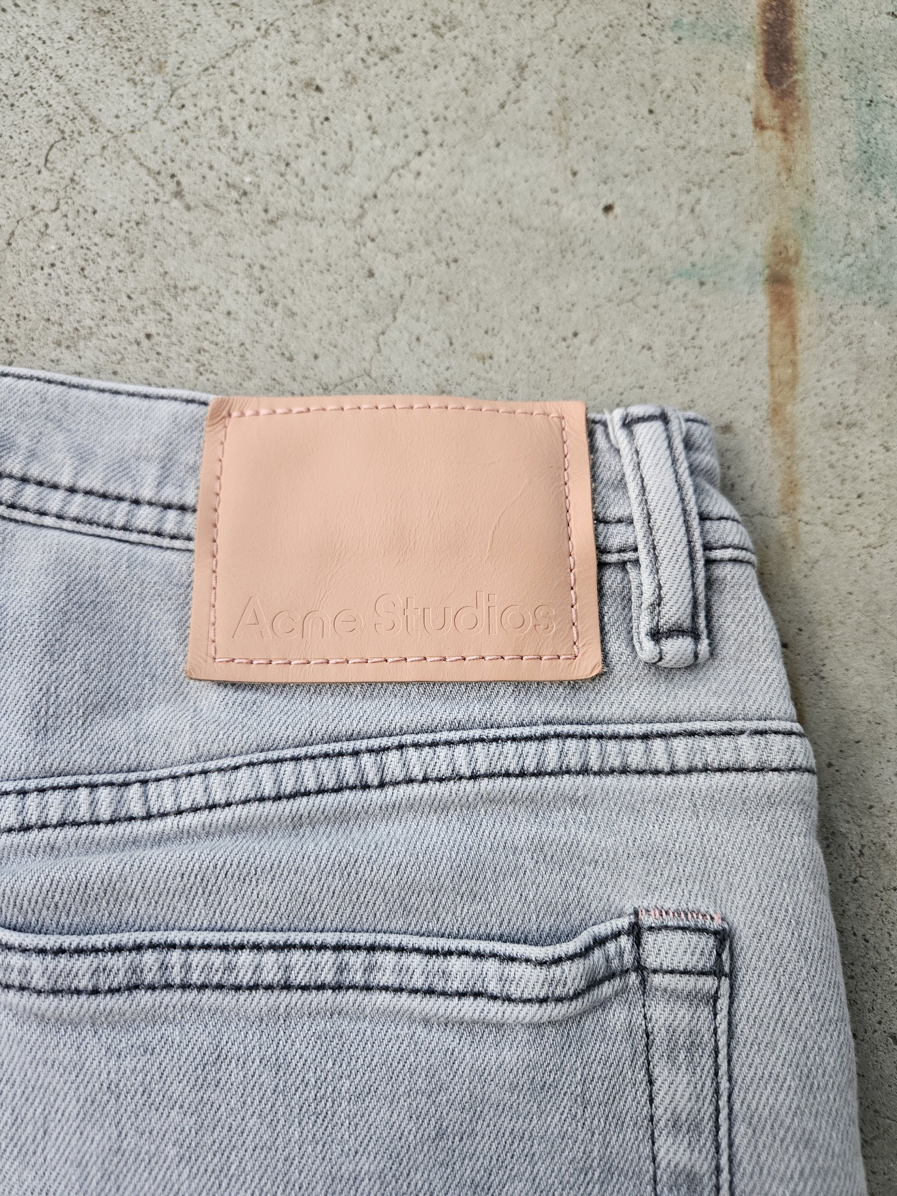 Acne Studios River Stone Grey Leather Back Patch Denim Jeans Size US 30 / EU 46 - 2 Thumbnail