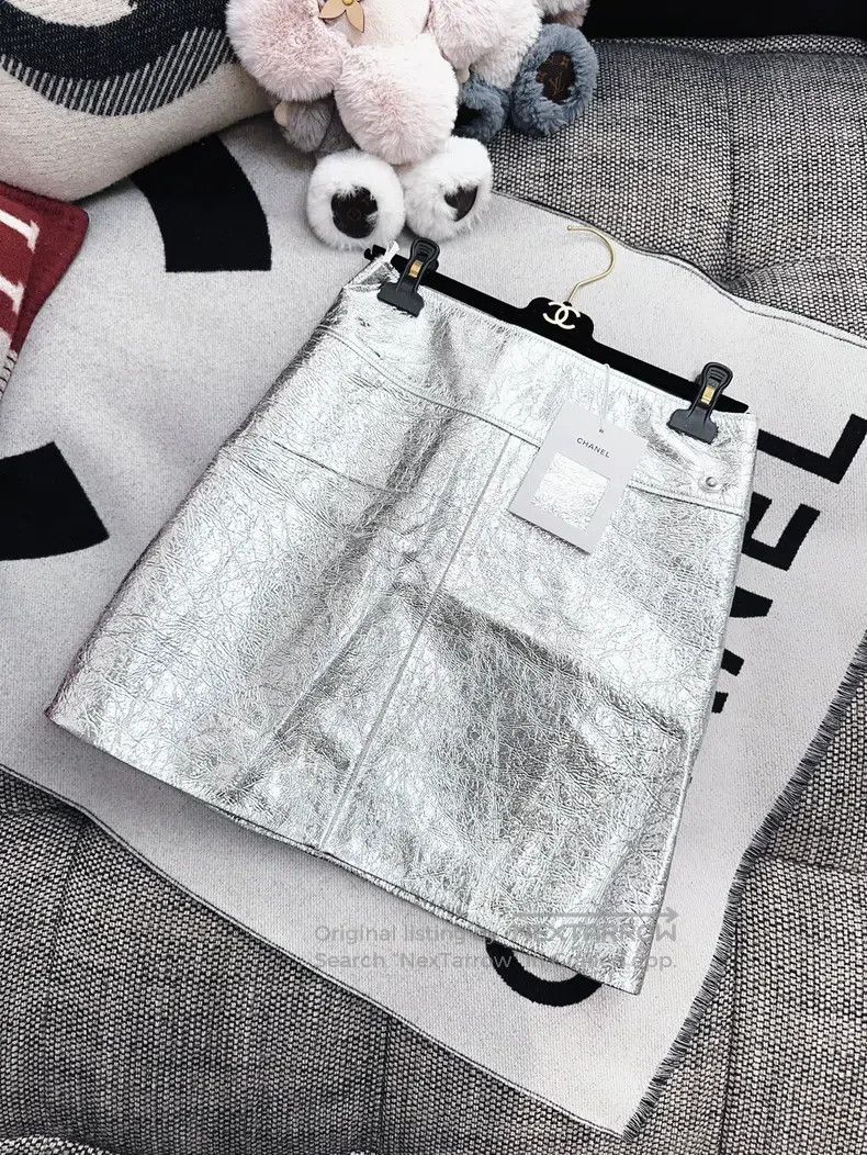 Chanel Chanel 17K ground control centre silver shiny skirt Size 24" / US 00 / IT 34 - 1 Thumbnail
