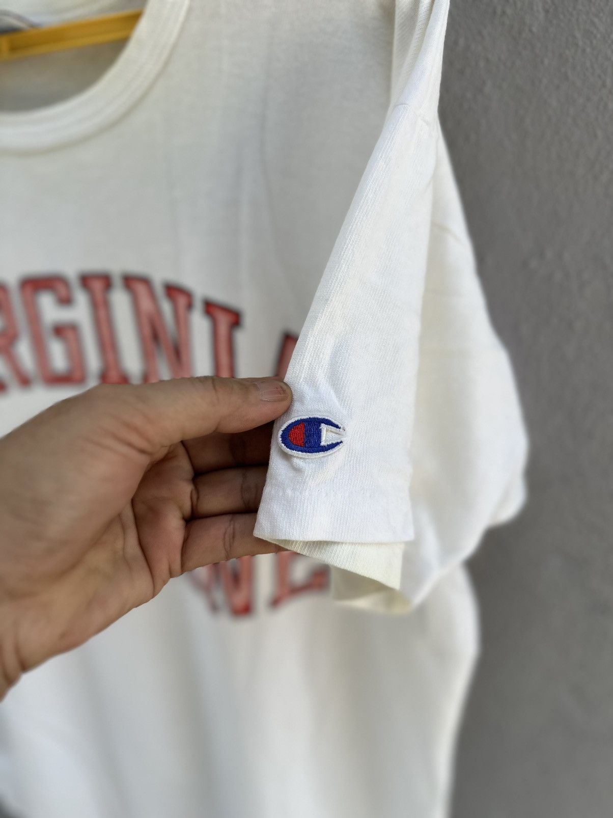 Champion Thrashed Vintage Champion Virginia Medicine Faded Tee Size US L / EU 52-54 / 3 - 5 Thumbnail