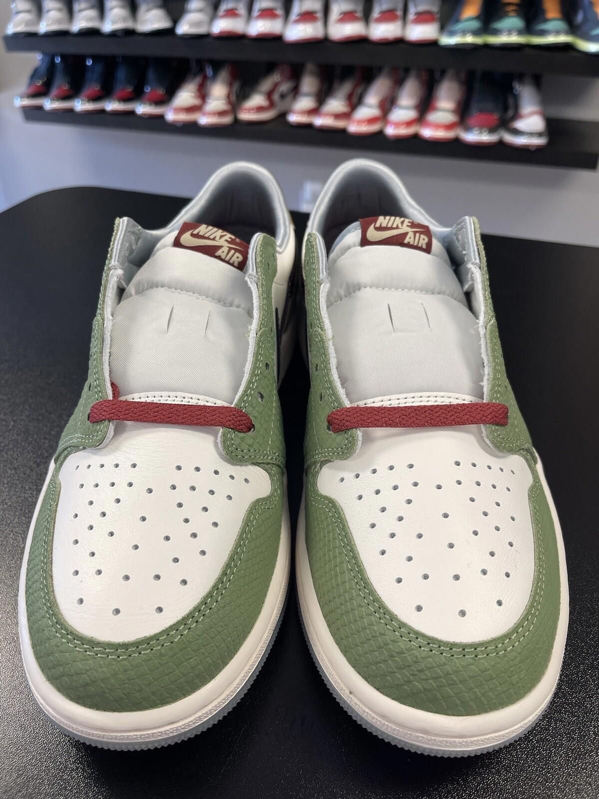 Nike Size 10.5 - Nike Air Jordan 1 Retro Low “Year of the Dragon" Size US 10.5 / EU 43-44 - 2 Thumbnail
