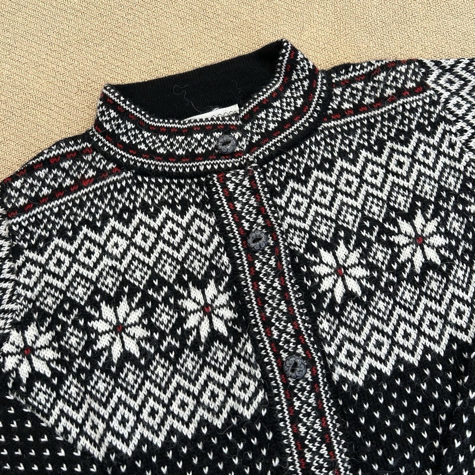Vintage Alpaca Imports Fair Isle Snowflake Wool Cardigan Sweater Size S / US 4 / IT 40 - 2 Thumbnail