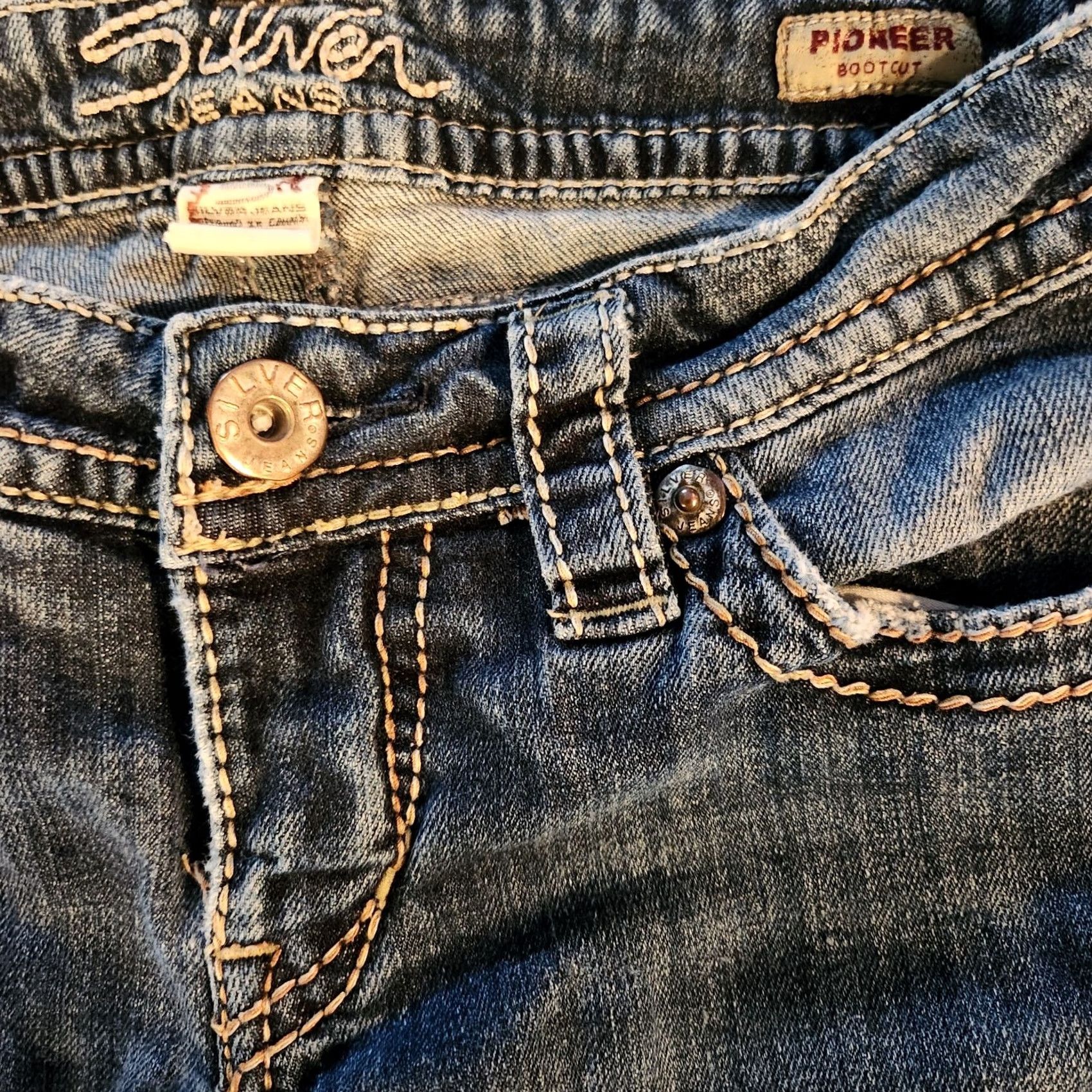 Silver Jeans Co. VINTAGE Silver Jeans Pioneer Bootcut Jeans Women's 29x33 Thick Stitch Distressed Stretch Jeans Size 29" - 3 Thumbnail