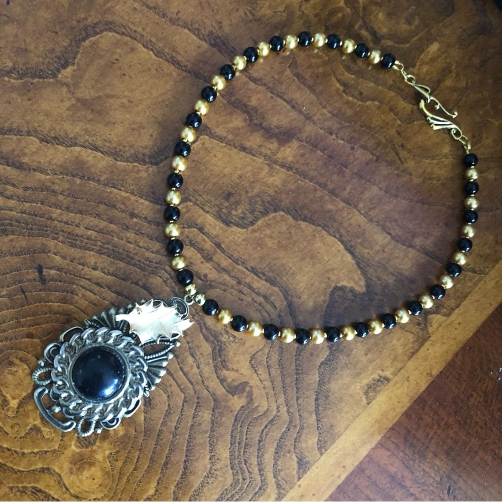 Handmade Handcrafted repurpose leaf medallion filigree Pearl necklace Size ONE SIZE - 10 Thumbnail