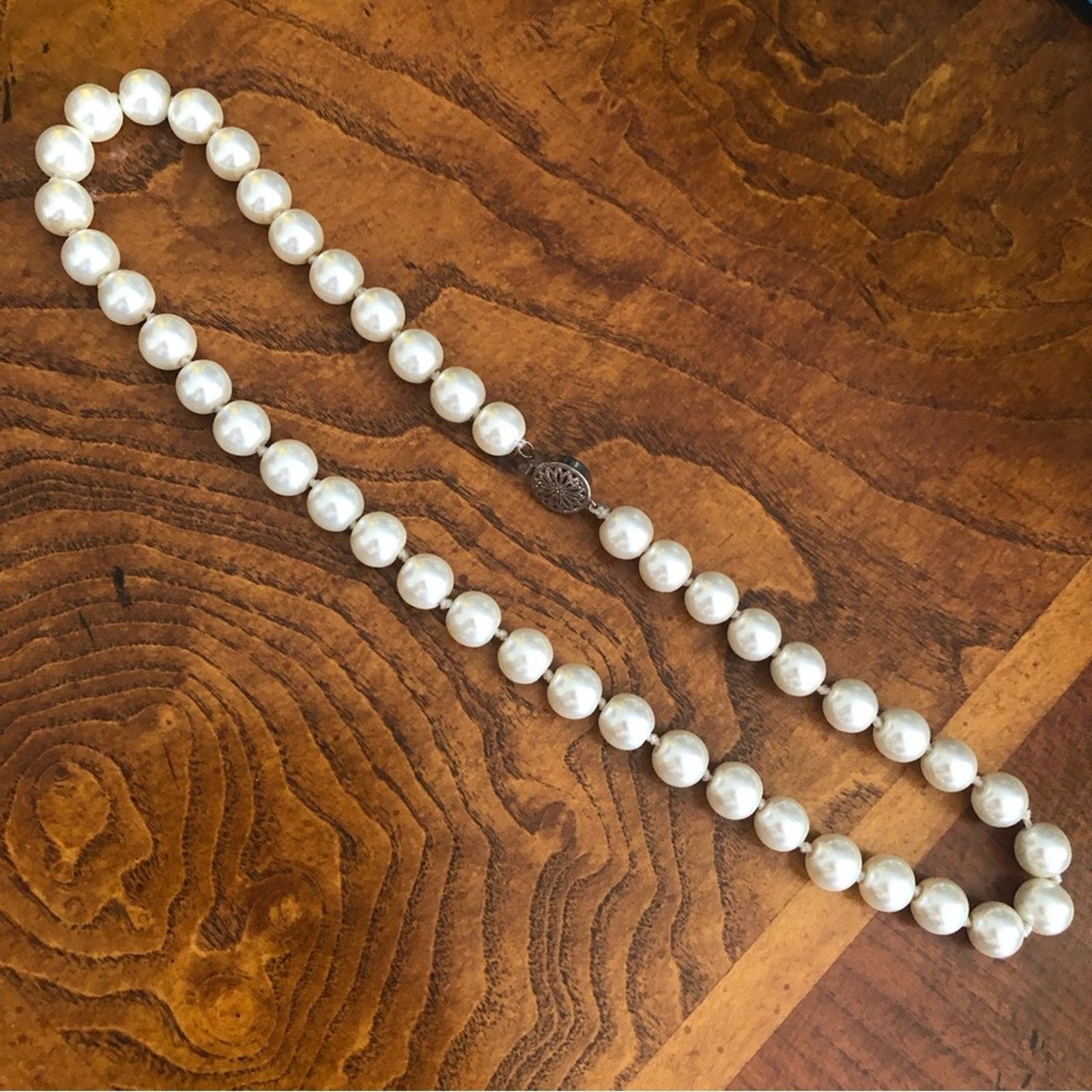 Vintage Vintage hand knotted white faux pearl necklace Size ONE SIZE - 11 Thumbnail