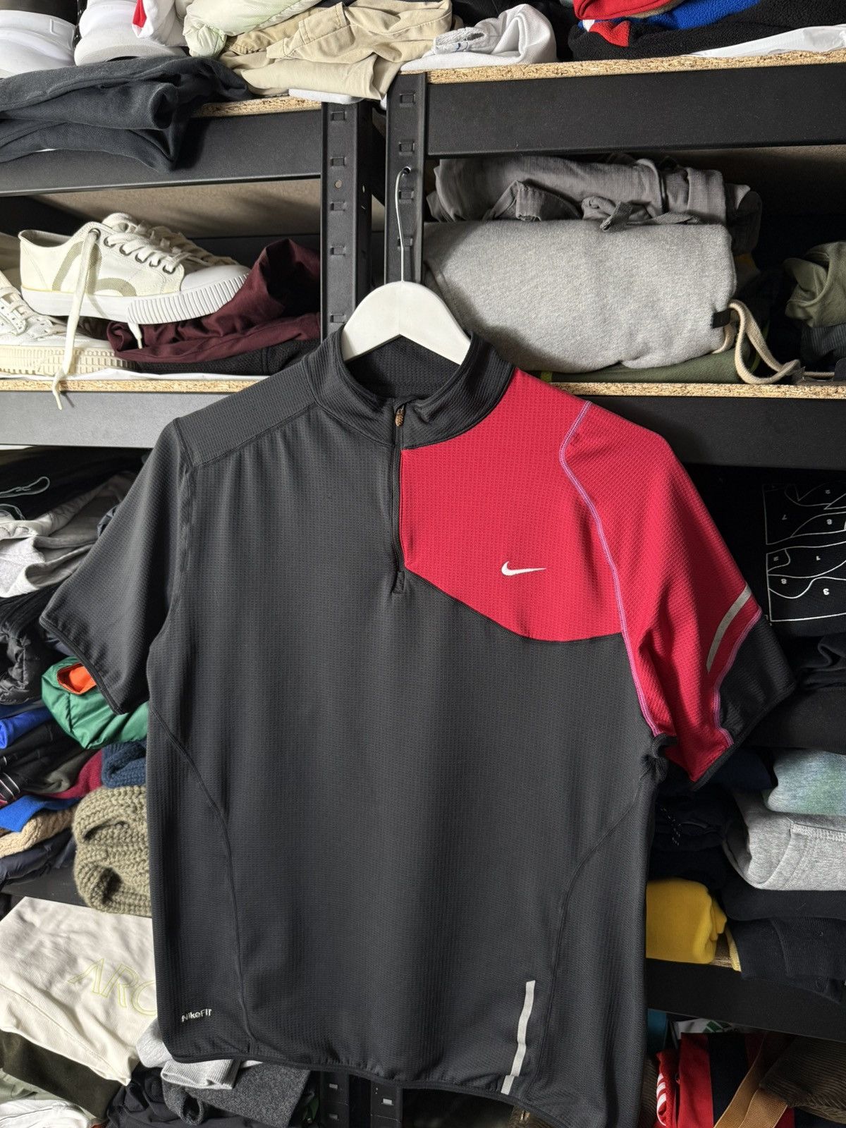 Nike Vintage Nike FitDry Running Shirt Half Zip Reflective Top Size US L / EU 52-54 / 3 - 2 Thumbnail