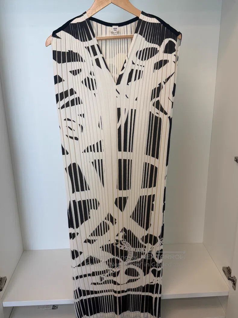Hermes Silk and polyester blend black and white abstract