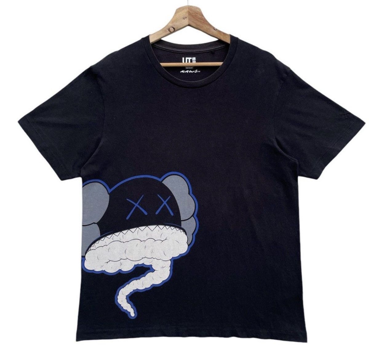 Japanese Brand × Kaws × Uniqlo Rare design ‼️ KAWS CLOUD Size US L / EU 52-54 / 3 - 1 Thumbnail