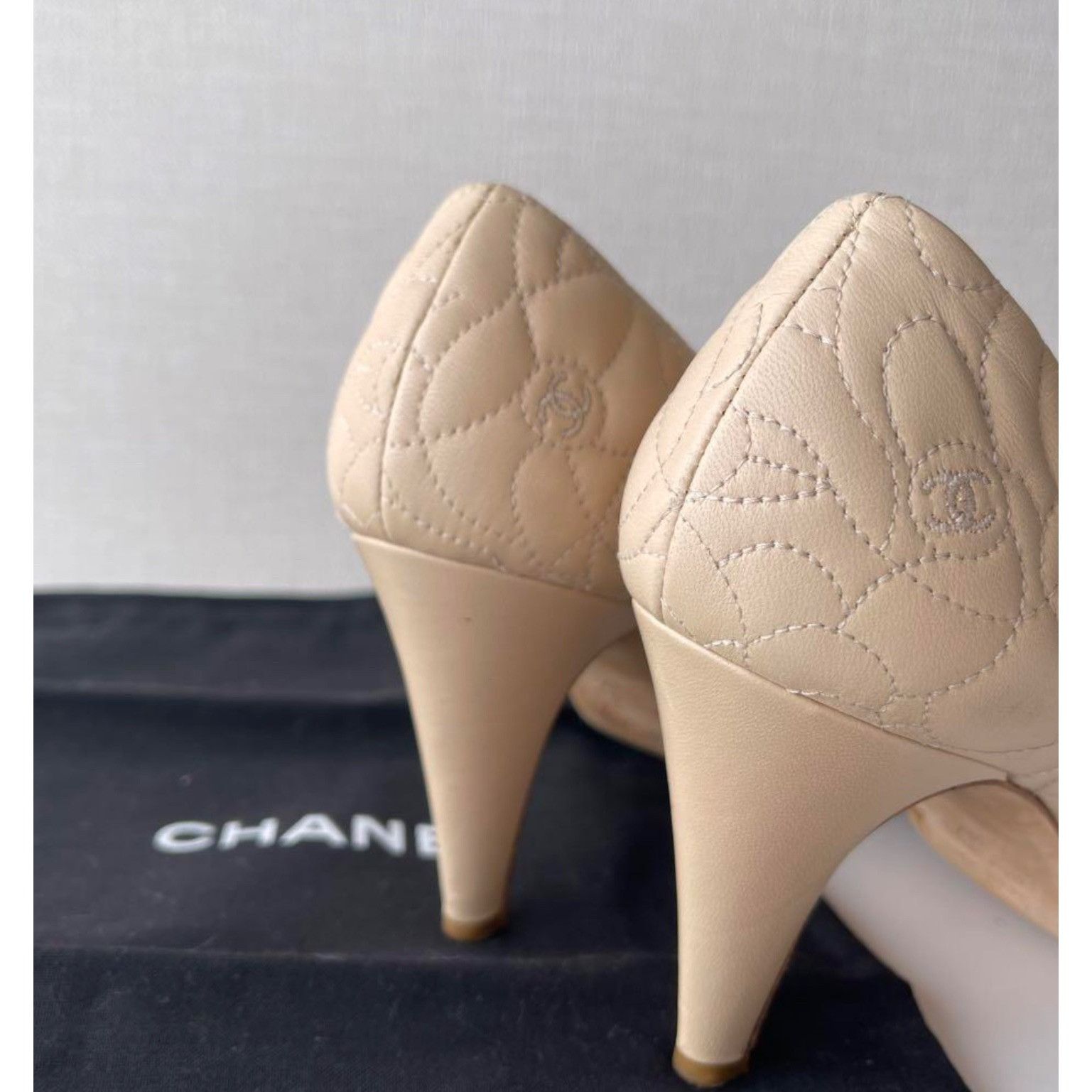 Chanel Chanel beige Camellia logo cc quilted leather pump heels sz3 Size US 6.5 / IT 36.5 - 4 Thumbnail