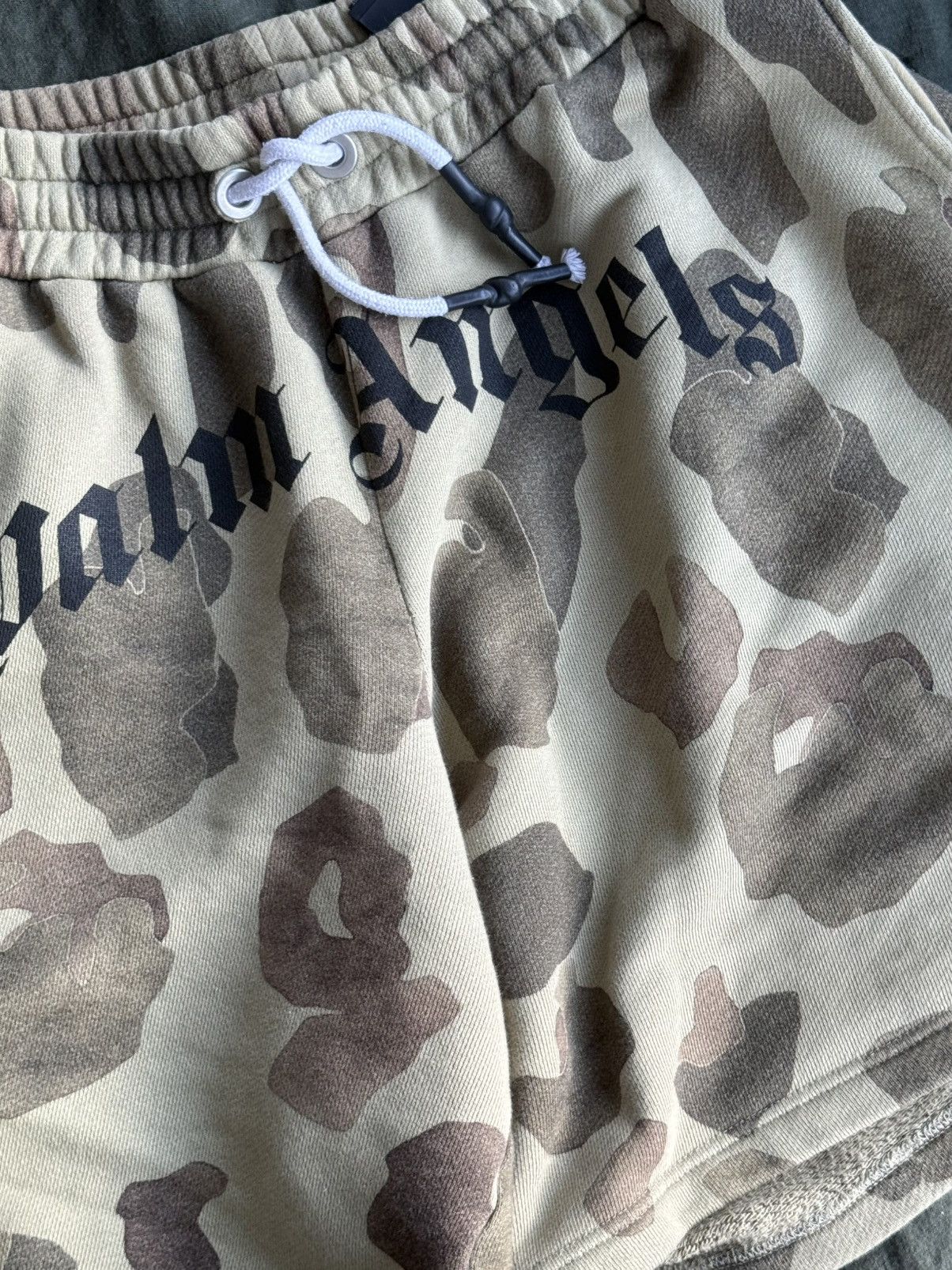 Palm Angels Palm Angels camouflage sweat shorts Size US 34 / EU 50 - 7 Thumbnail