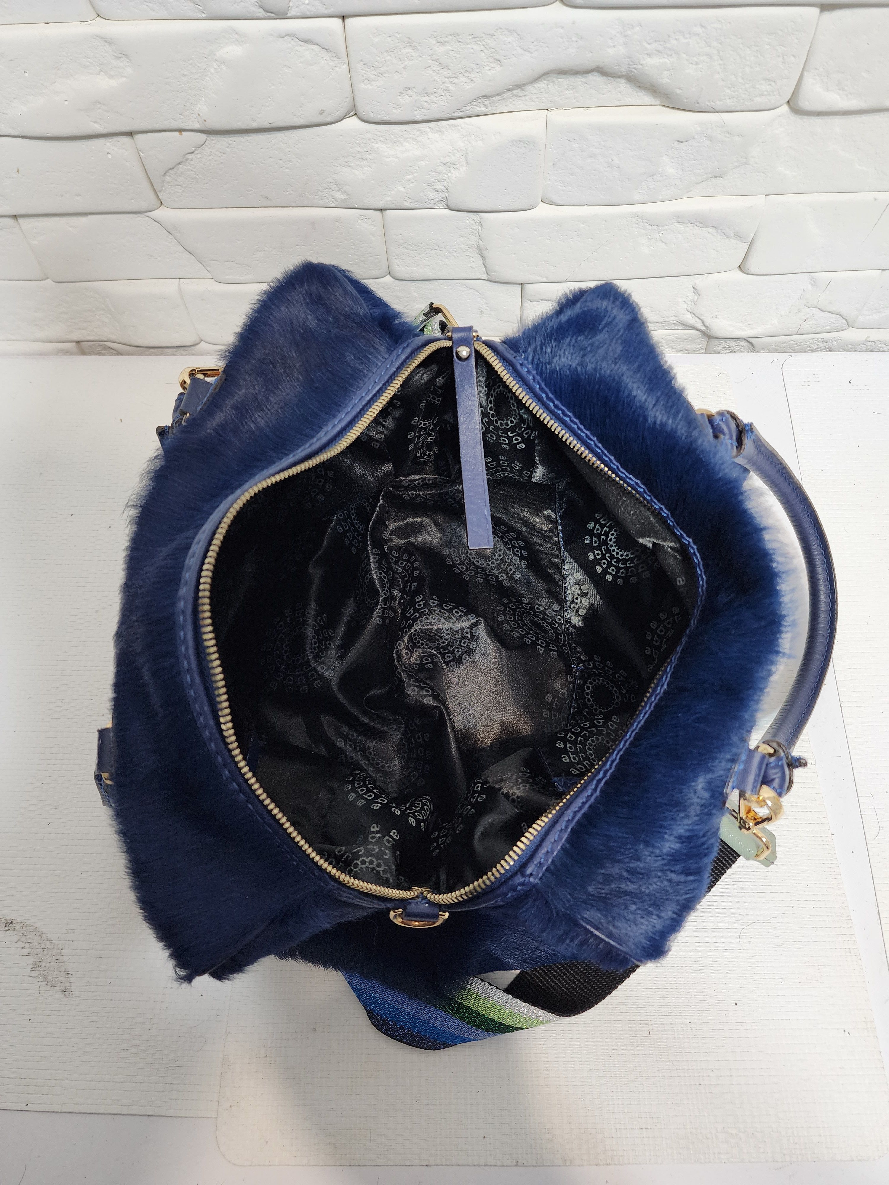 Uniqlo Blue Clutch with Strap: Zipper Closure, Two Compartments Size ONE SIZE - 10 Thumbnail