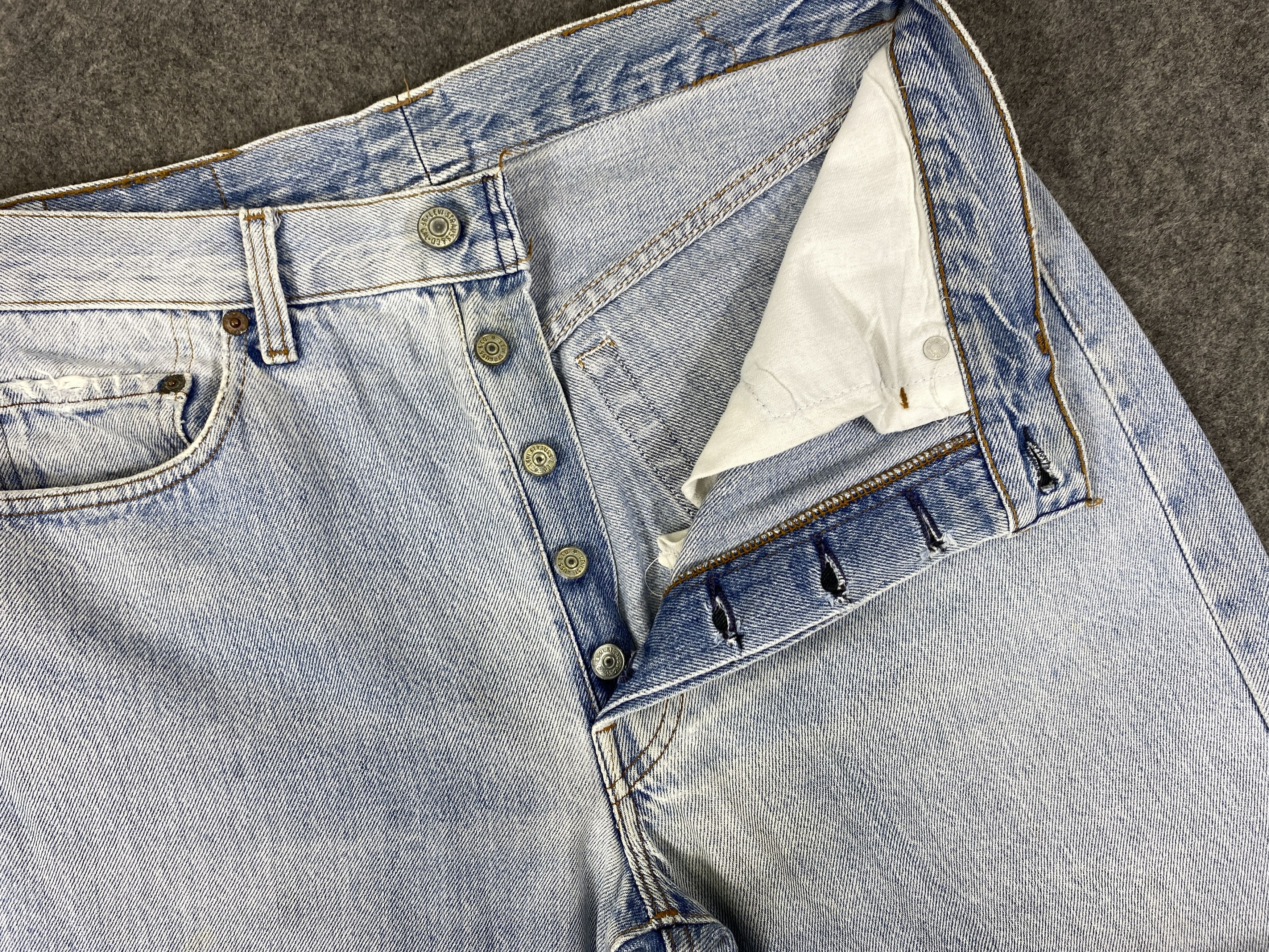 Levi's Light Blue Wash Vintage Levis 501 Jeans 30x29.5 - JN3146 Size US 30 / EU 46 - 7 Thumbnail