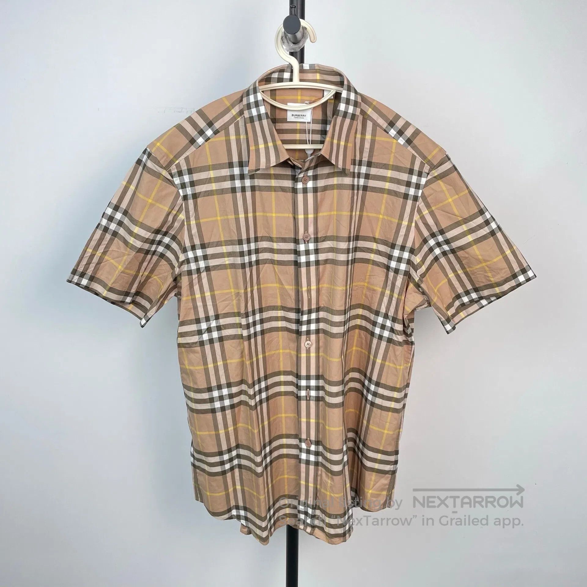 Burberry Burberry Classic Beige Plaid Short Sleeve| Size US XL / EU 56 / 4 - 1 Thumbnail