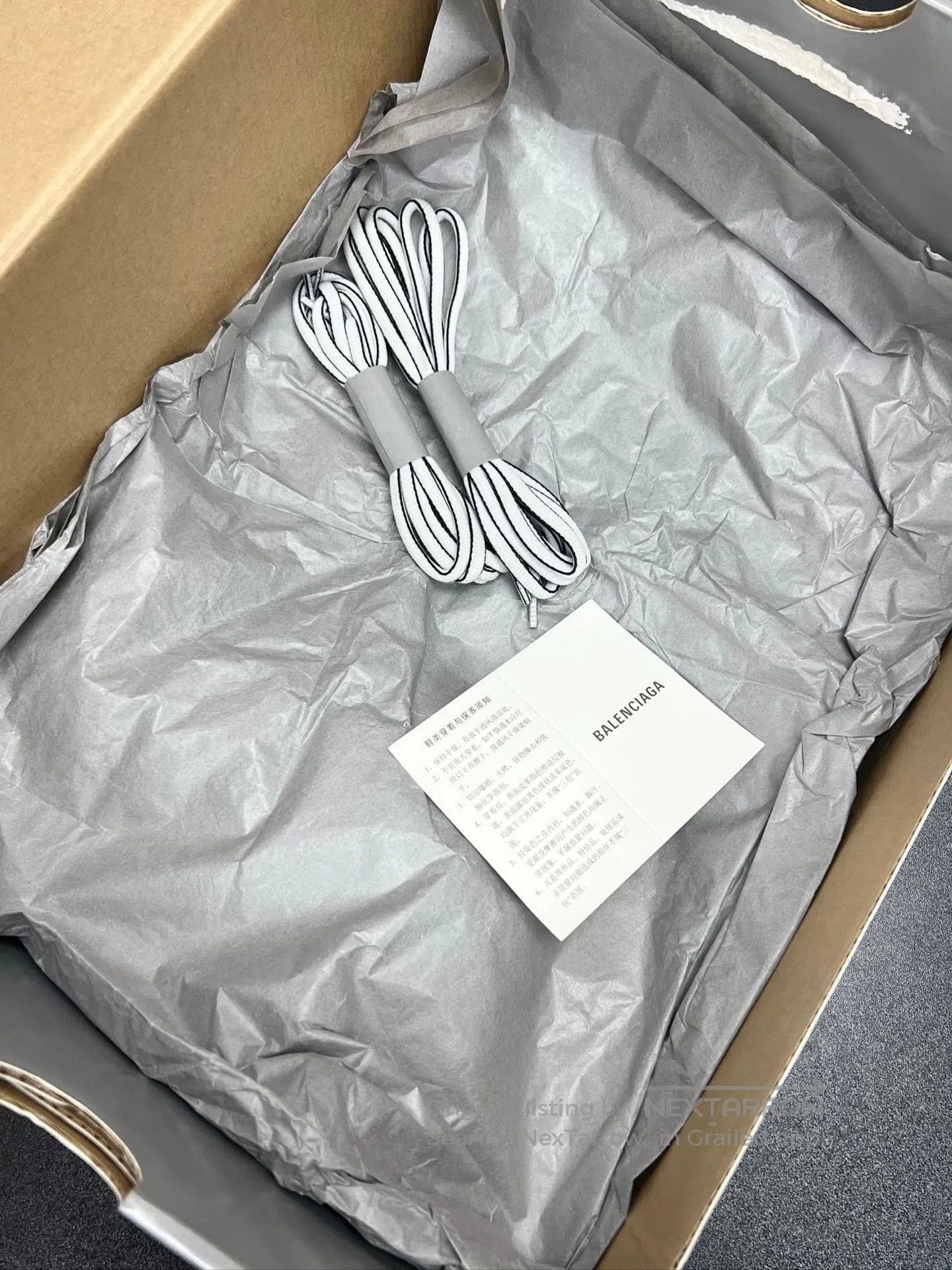 Balenciaga Balenciaga Track Sneakers in White and Black. Size US 8 / EU 41 - 9 Thumbnail