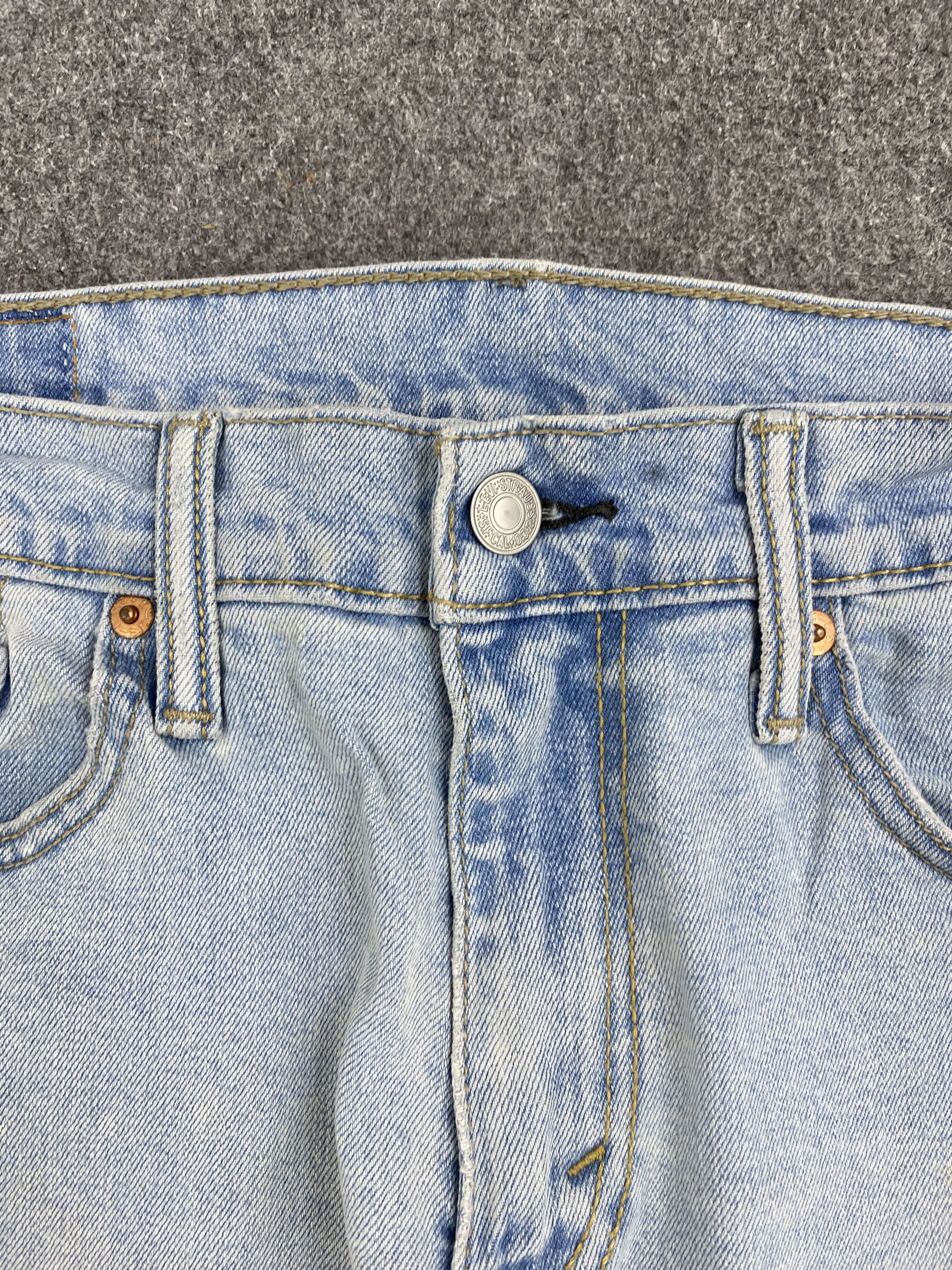 Levi's × Vintage Light Blue Vintage Levis 511 Slim Fit Jeans Size US 32 / EU 48 - 10 Thumbnail