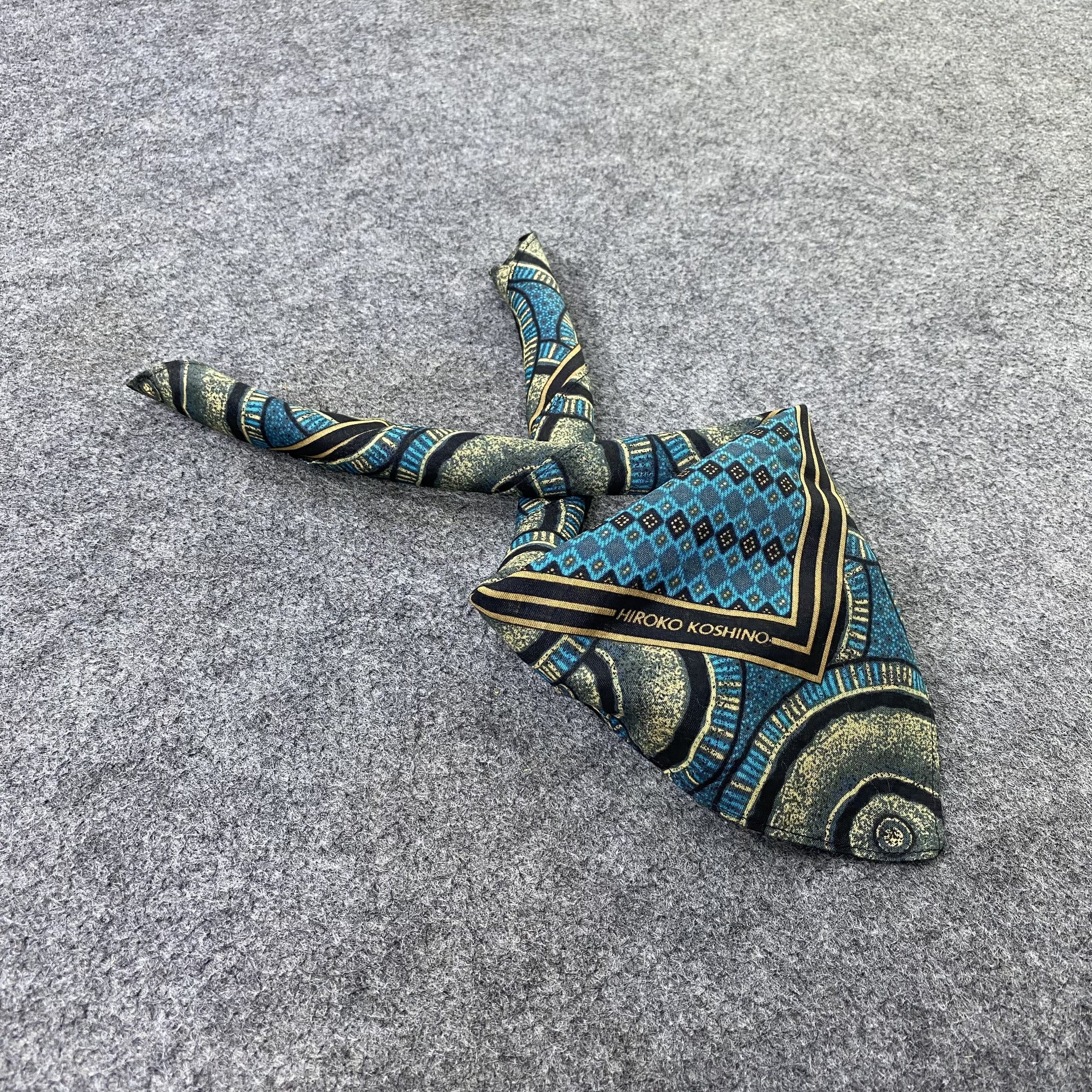 Japanese Brand Hiroko Koshino Handkerchief / Bandana / Neckerchief-B2340 Size ONE SIZE - 1 Thumbnail