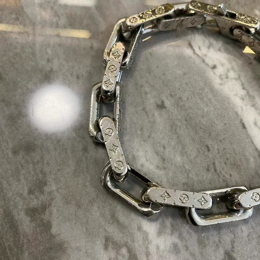 Louis Vuitton Louis Vuitton Cuban chain metal bracelet Size ONE SIZE - 2 Thumbnail