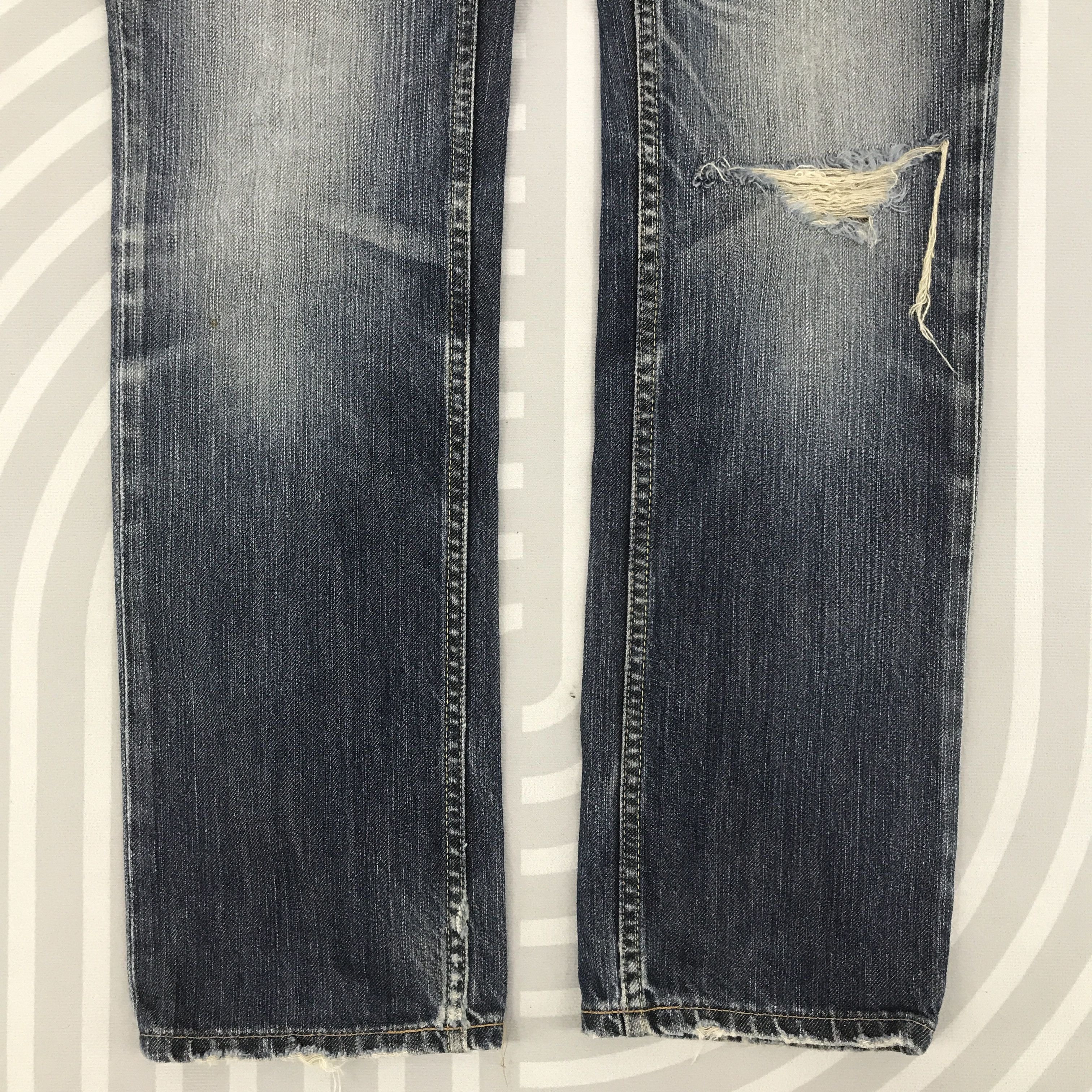 Levi's Vintage Levi's Distressed Denim Size US 31 - 3 Thumbnail