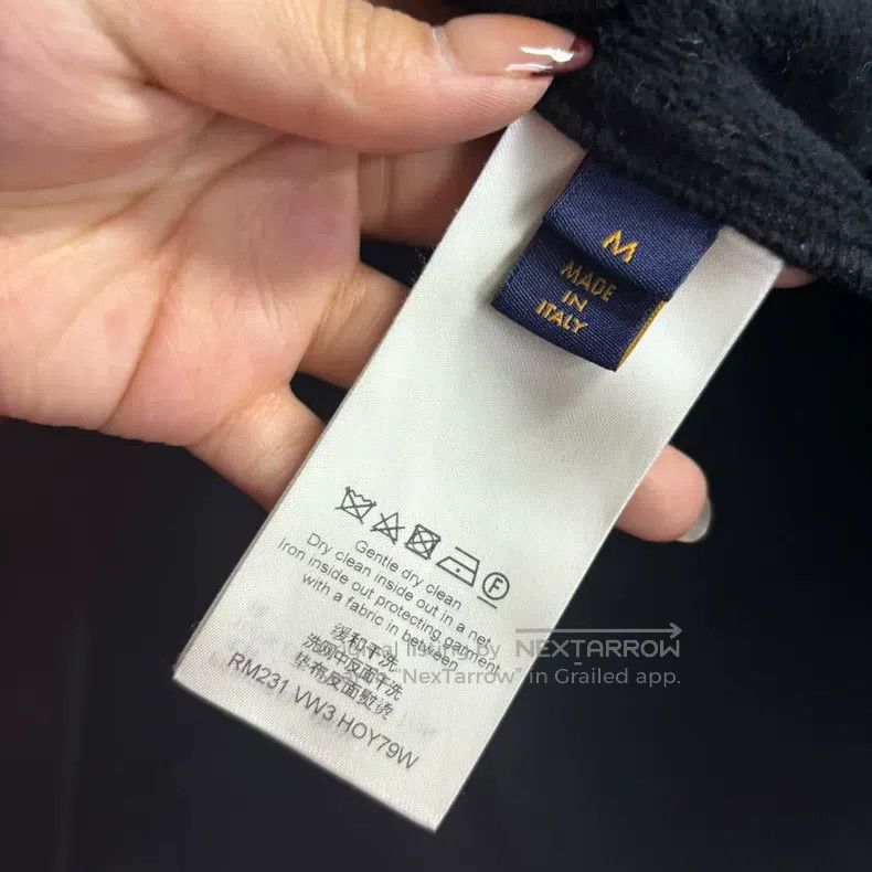 Louis Vuitton Louis Vuitton Black owl-paneled monogrammed crewneck pullo Size US M / EU 48-50 / 2 - 3 Thumbnail