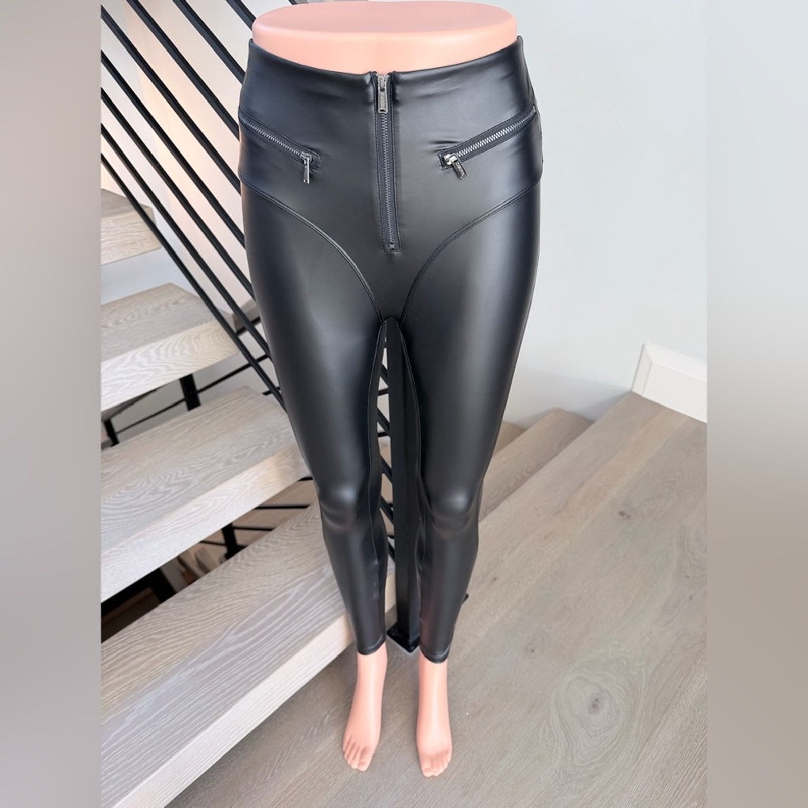 Other New Y2K Black Faux Leather Leggings with Zipper size XXS Size 24" / US 00 / IT 34 - 1 Thumbnail