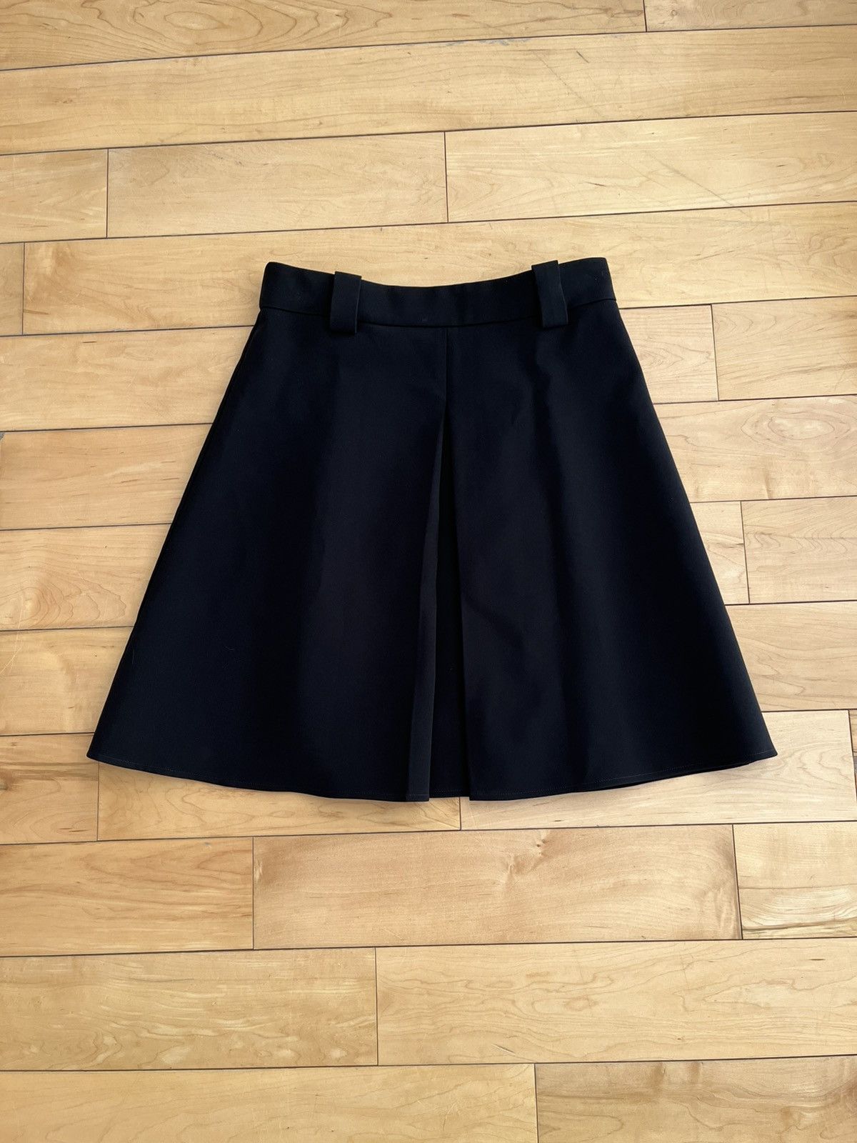 Louis Vuitton Louis Vuitton Uniforms Pleated Skirt Size 27" / US 4 / IT 40 - 1 Thumbnail