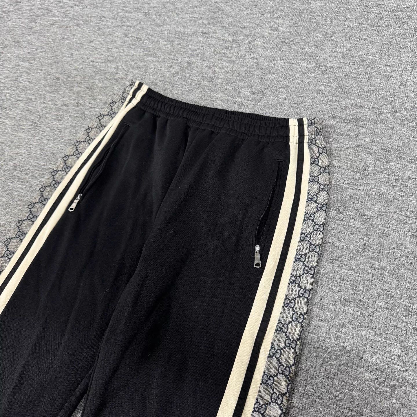 Gucci Gucci Snake Print Side All Over Logo Sweatpants XS Size US 26 / EU 42 - 4 Thumbnail