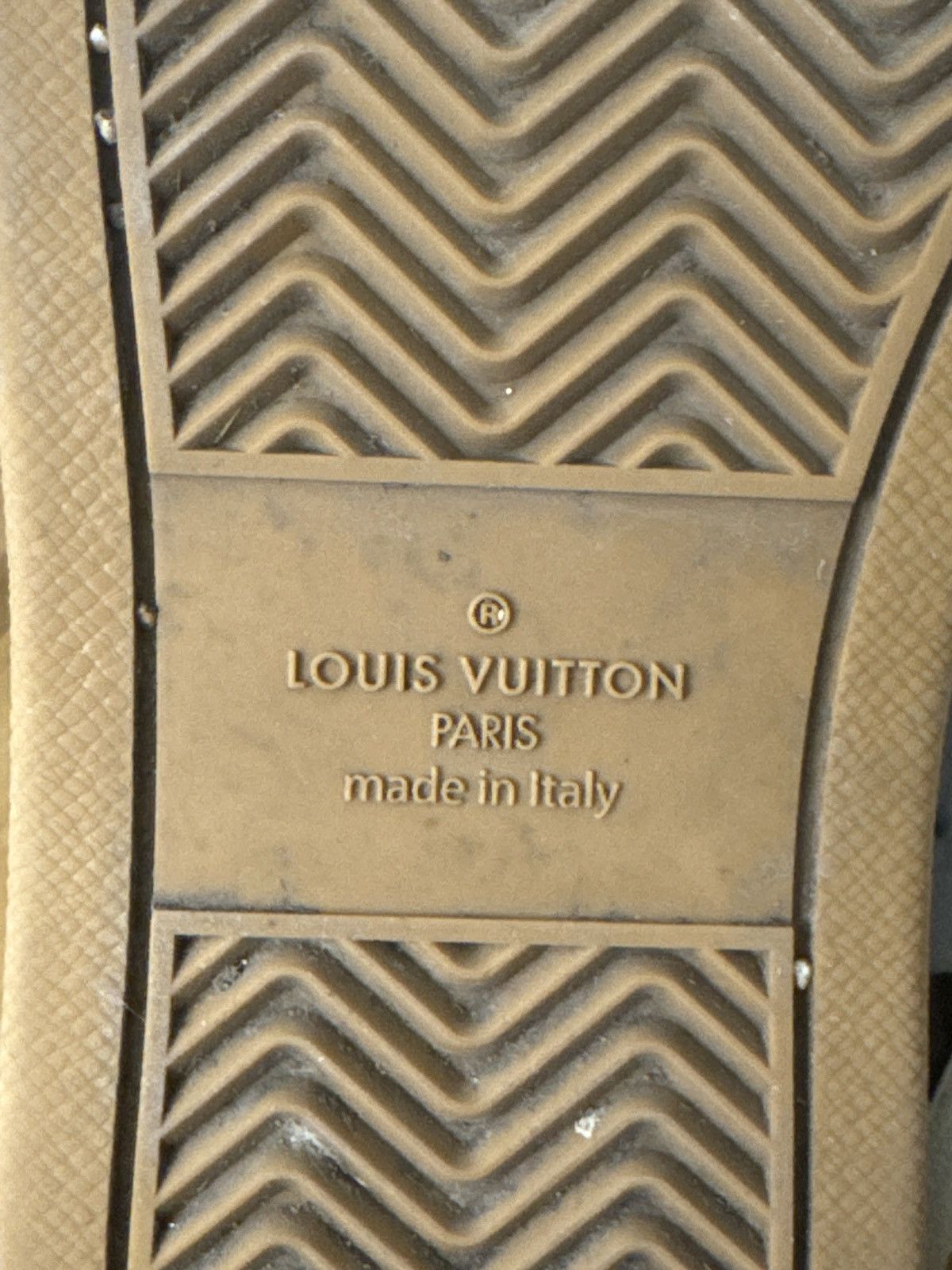 Louis Vuitton Louis vuitton rivoli Size US 8 / EU 41 - 13 Thumbnail
