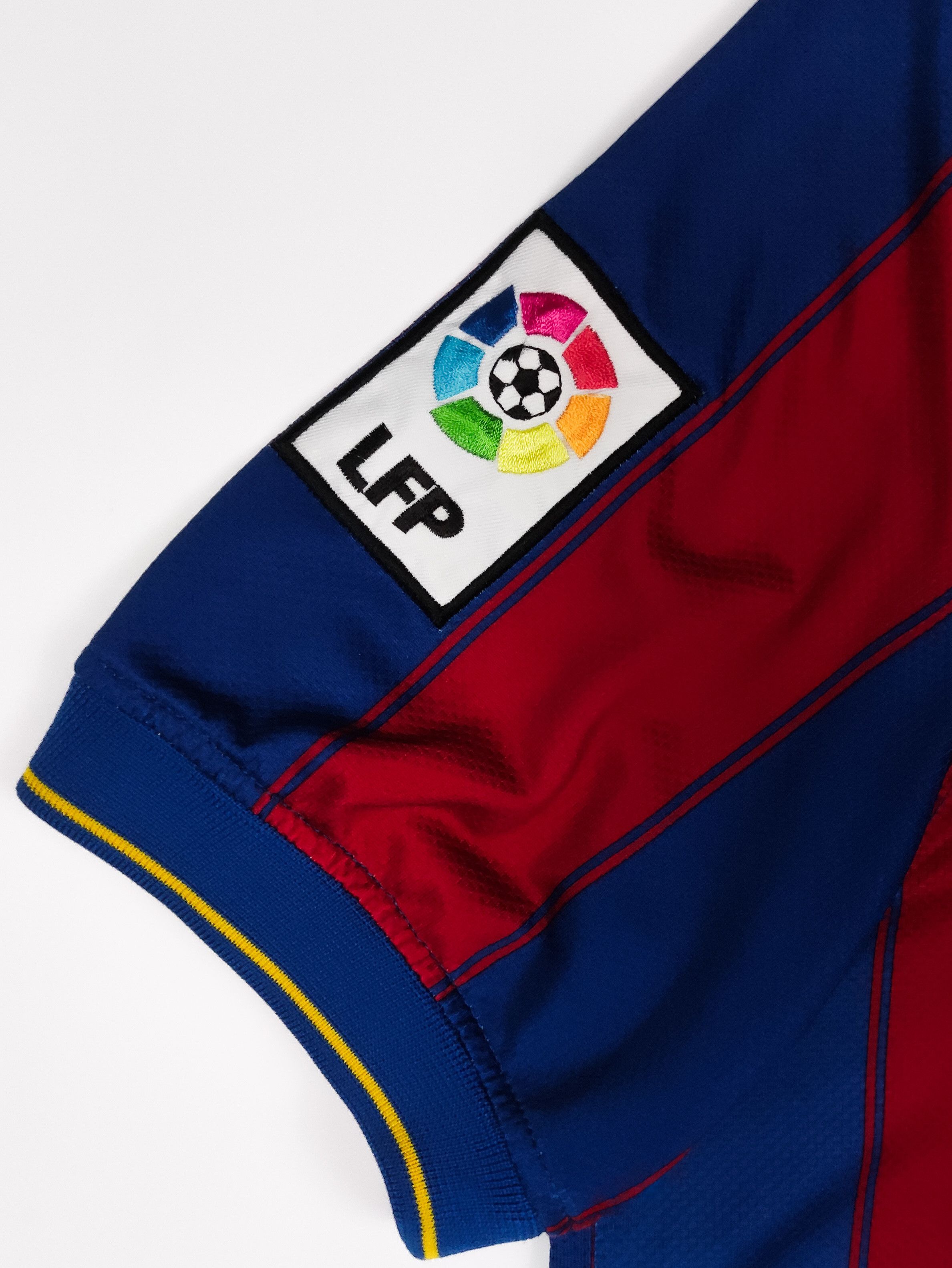 Nike FC Barcelona 2009 2010 Nike Home Shirt Vintage Barca Unicef Size US M / EU 48-50 / 2 - 11 Thumbnail