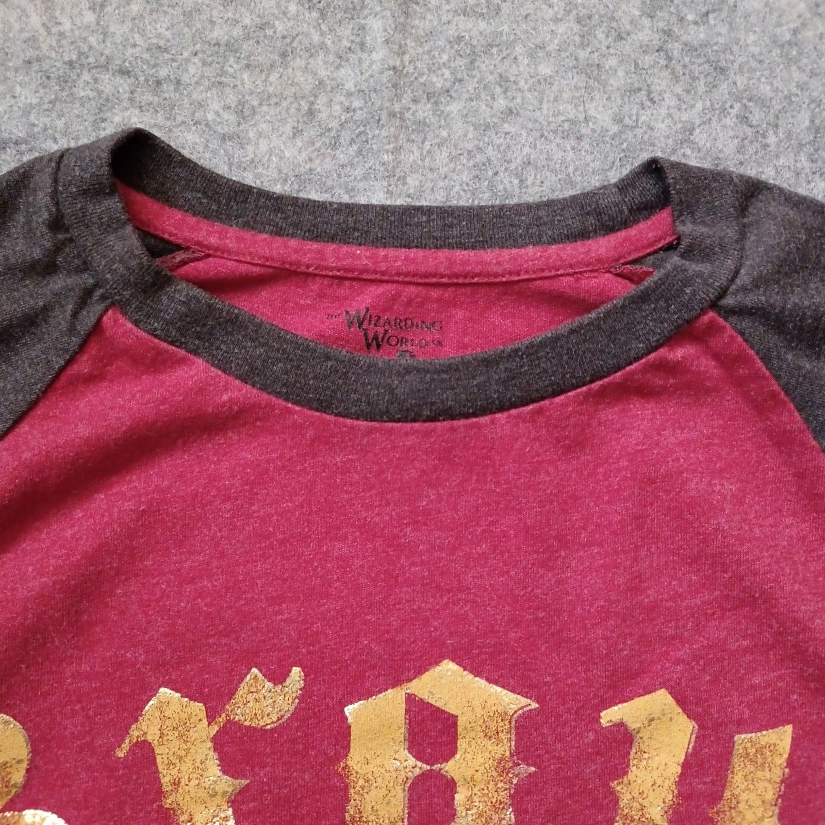 Vintage Harry Potter T Shirt Mens S Red Two Tone Raglan Sleeve Gryffindor Logo Crew Neck Short Sleeve Shirt Size US S / EU 44-46 / 1 - 6 Thumbnail