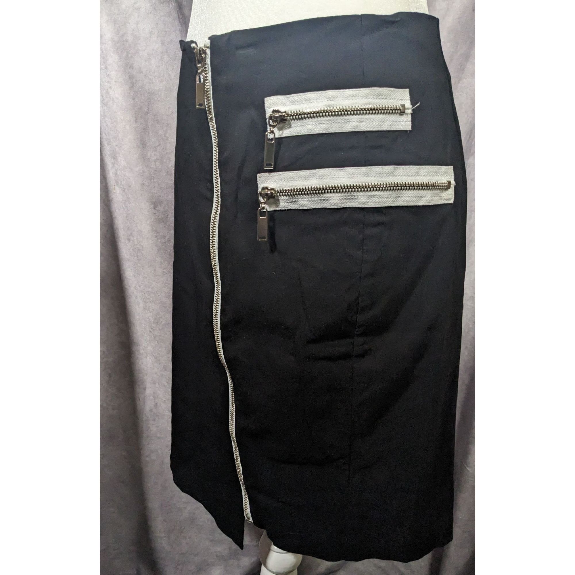 Insight Insight Gothic Black And White Asymmetrical Knee Length Skir Size 28" / US 6 / IT 42 - 8 Thumbnail