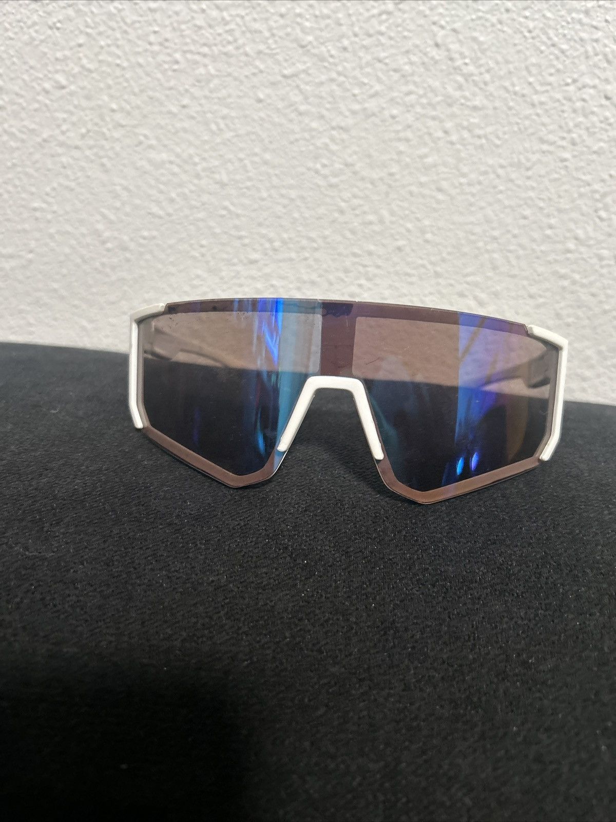 Foster Grant Foster Grant Cali Blue Trend Men's Shield Sunglasses Size ONE SIZE - 2 Thumbnail