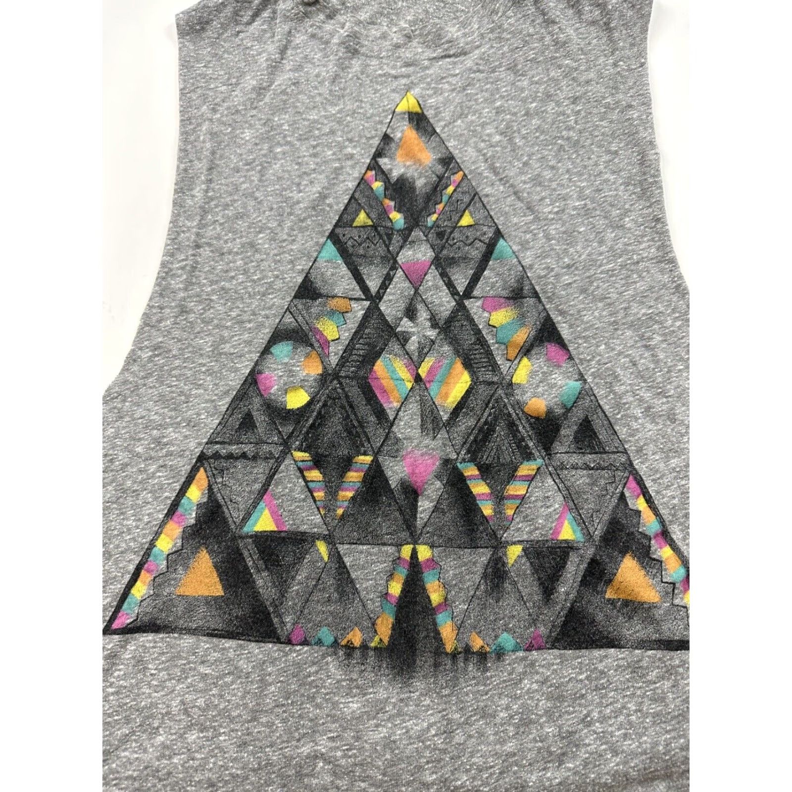 Urban Outfitters Truly Madly Deeply Shirt Womens XS Gray Sleeveless Triangles Urban Outfitters Shirt Womens XS Gray Sleeveless Triangles Urban Outfitters Size XS / US 0-2 / IT 36-38 - 3 Thumbnail