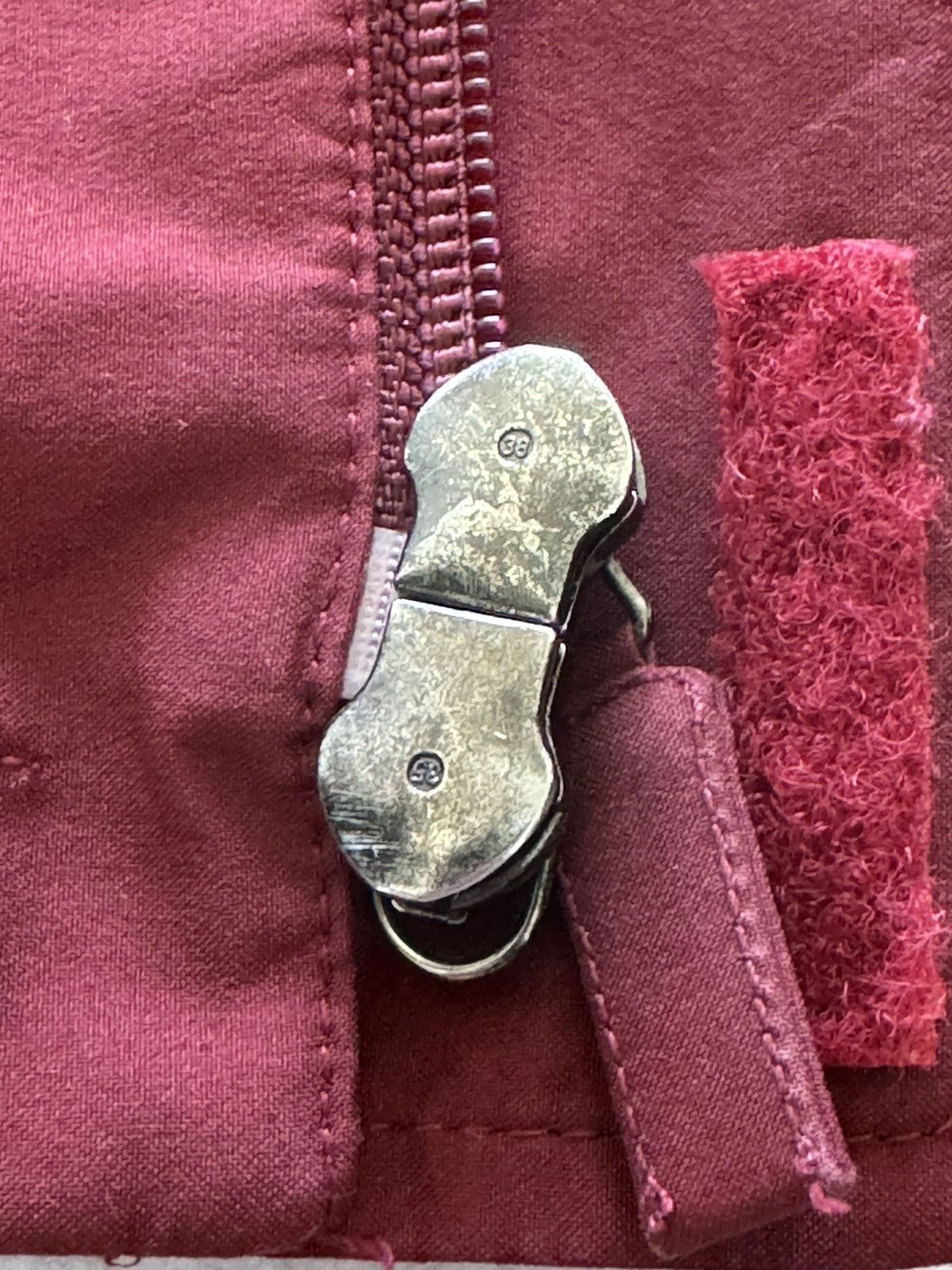 Prada Prada red tab Gore-Tex jacket SGV7A Size US L / EU 52-54 / 3 - 9 Thumbnail