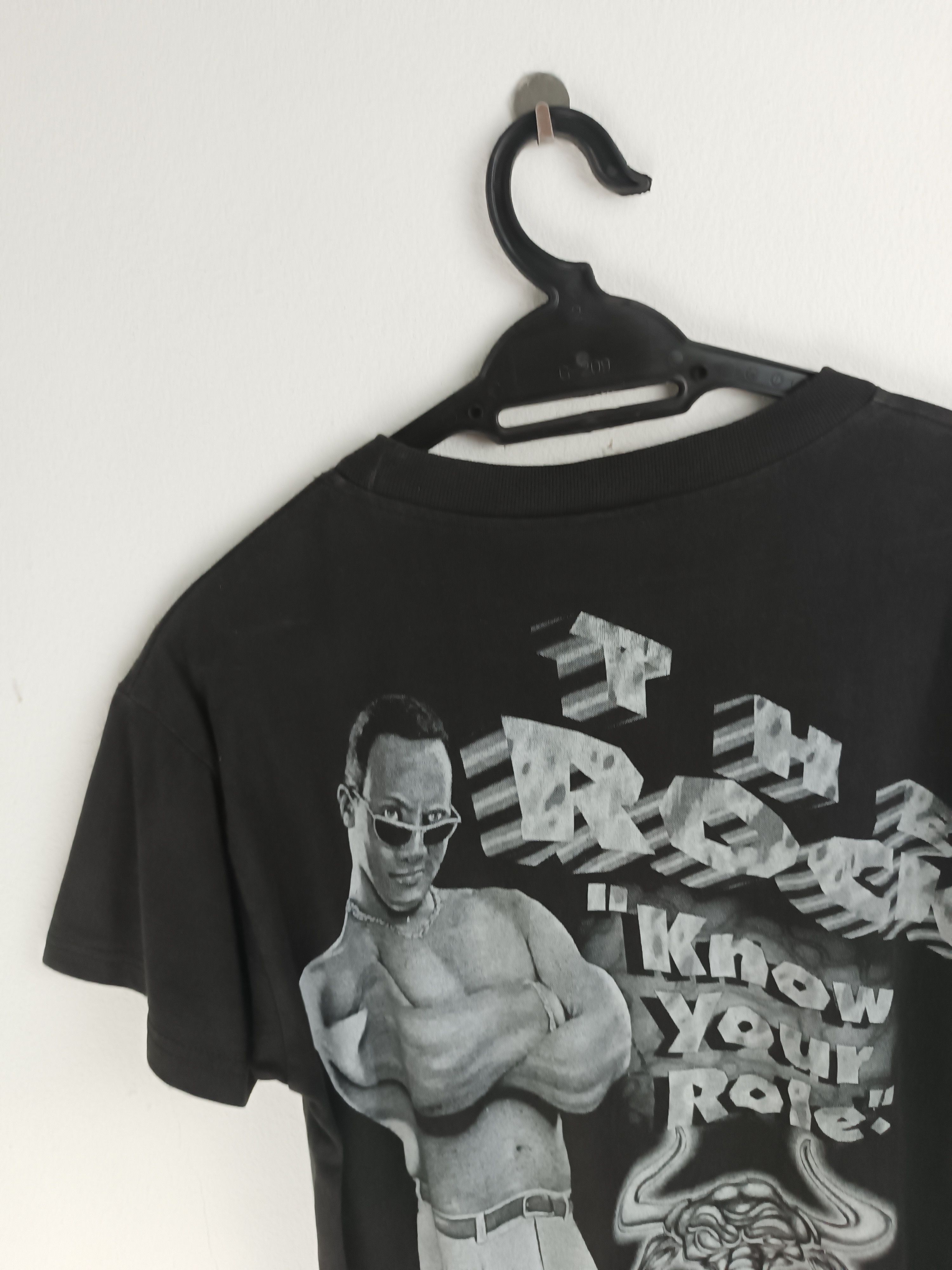 Vintage VINTAGE THE ROCK KNOW YOUR ROLE WWE WWF BOOTLEG TEE Size US S / EU 44-46 / 1 - 11 Thumbnail