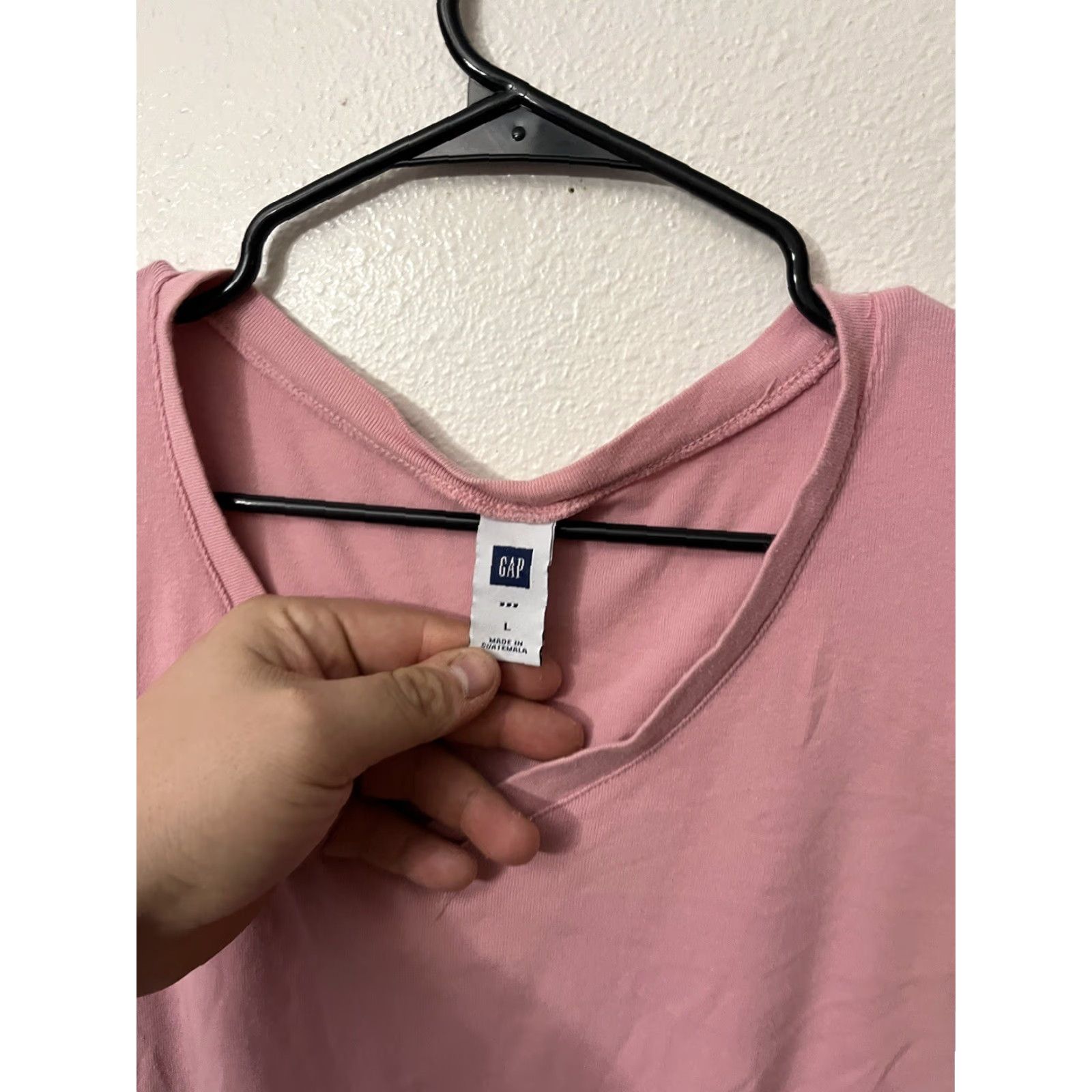Gap GAP Shirt Women's L Pink Solid V-Neck T-Shirt Size L / US 10 / IT 46 - 2 Thumbnail
