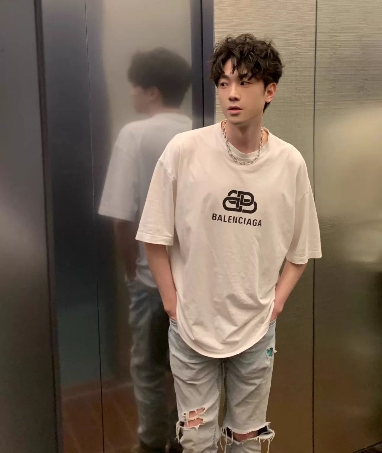 Balenciaga Balenciaga White BB Logo Short Sleeve T-shirt XS Unisex Size US XS / EU 42 / 0 - 6 Thumbnail