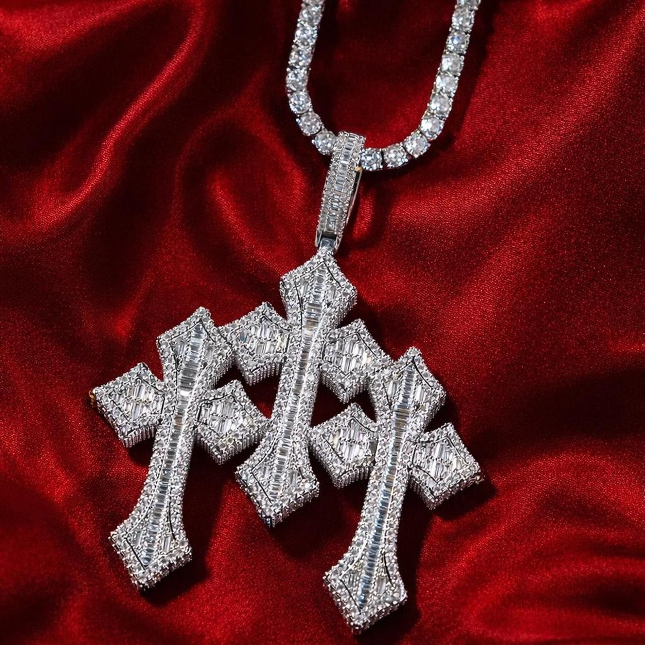 The Unbranded Brand Silver Triple Cross Necklace 20 Inch Size ONE SIZE - 6 Thumbnail