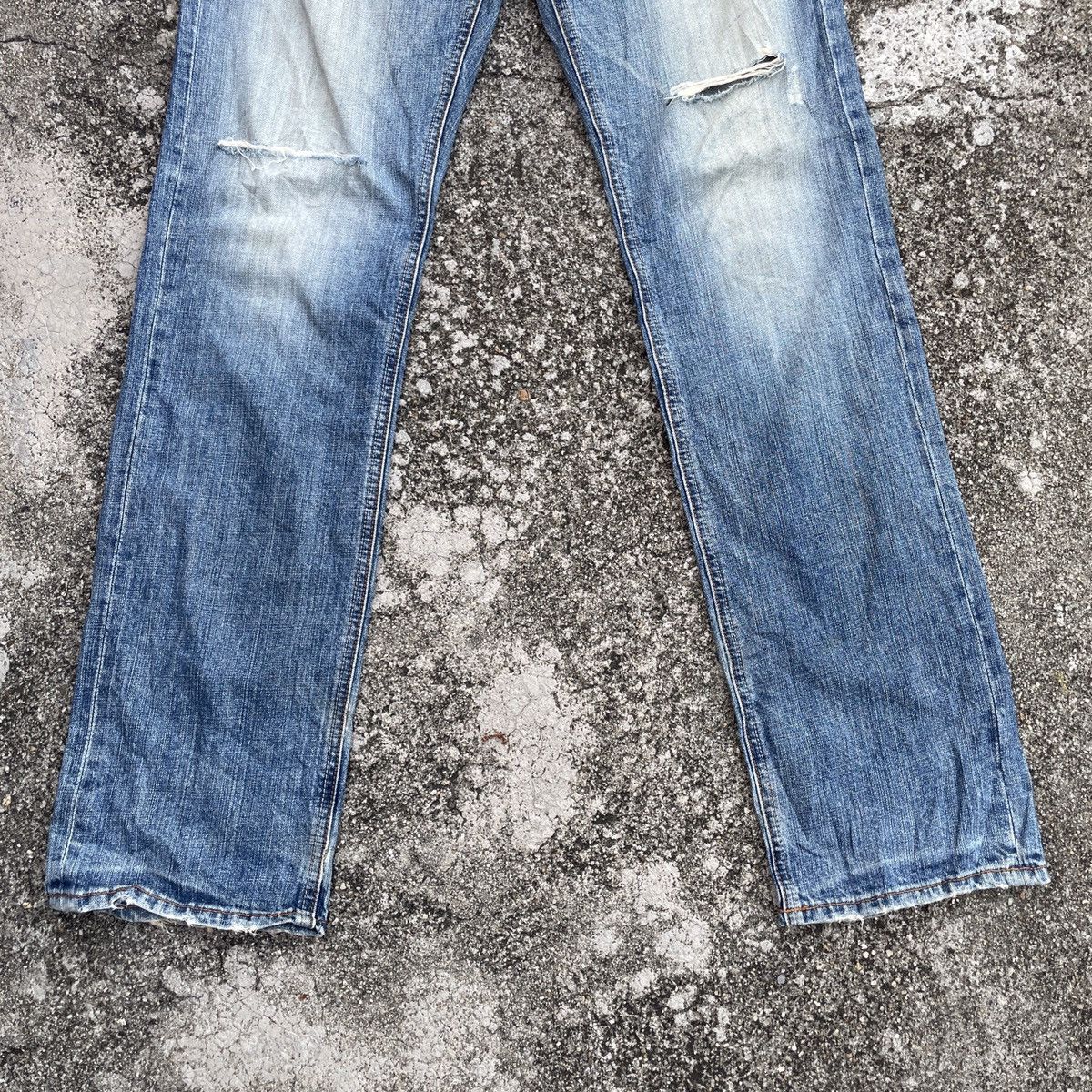 Burberry Vintage Burberry Black Label Distressed Denim Jeans Size 32" / US 10 / IT 46 - 4 Thumbnail