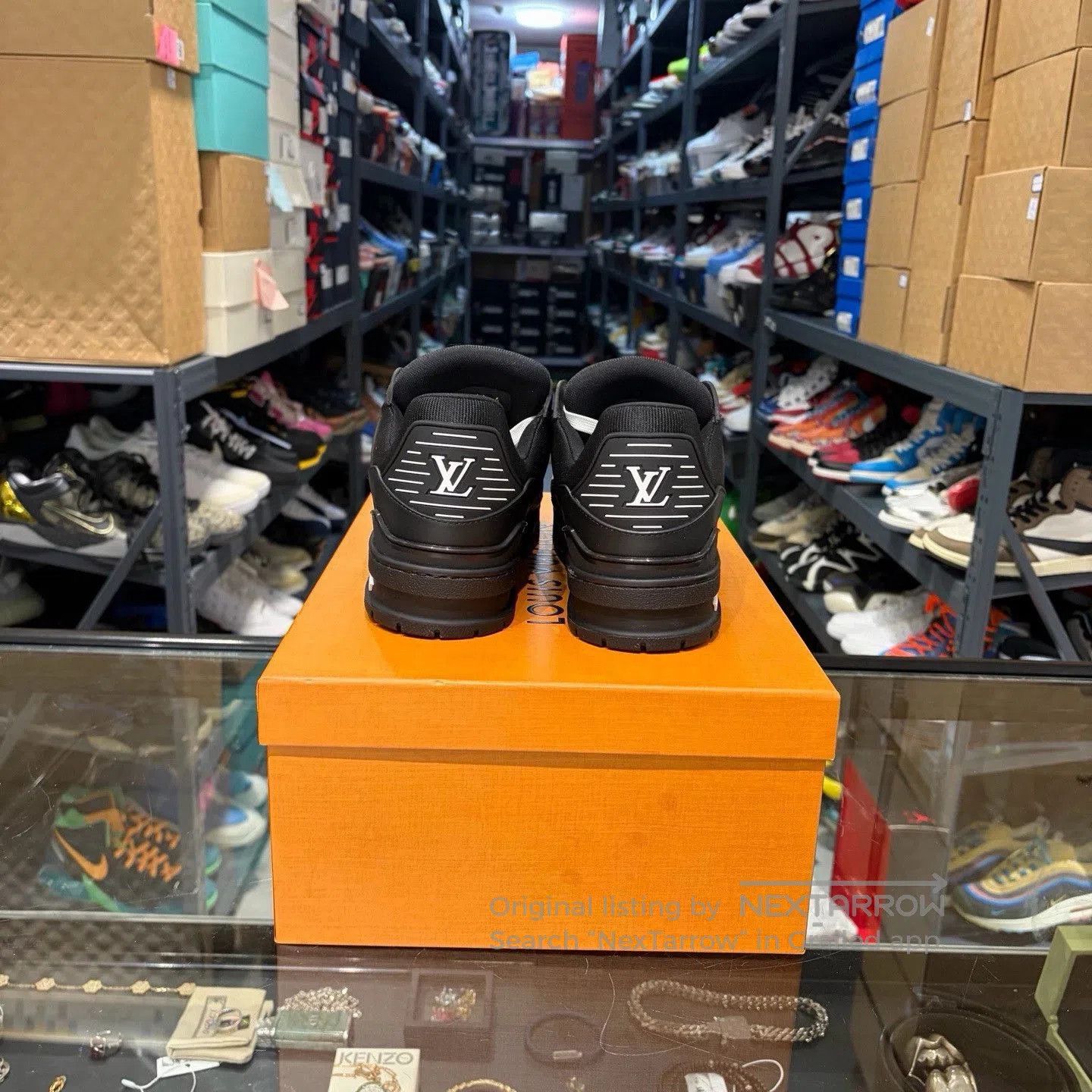 Louis Vuitton Louis Vuitton LVTrainer Leather Sneaker. Size US 7 / EU 40 - 3 Thumbnail
