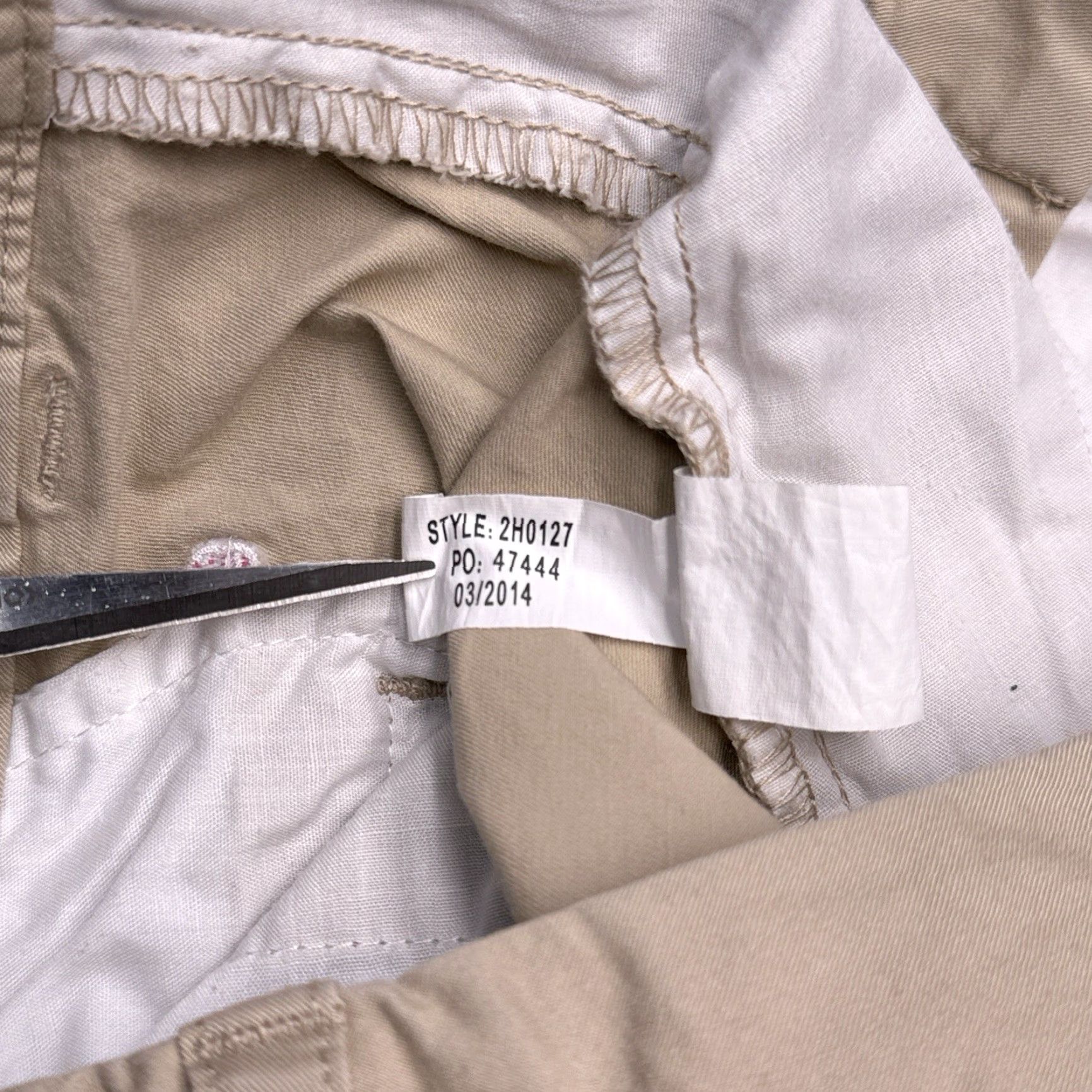 Vineyard Vines Vineyard Vines Chino Shorts Womens 2 Tan Low Rise Stretch All Over Whale Size 26" / US 2 / IT 38 - 5 Thumbnail