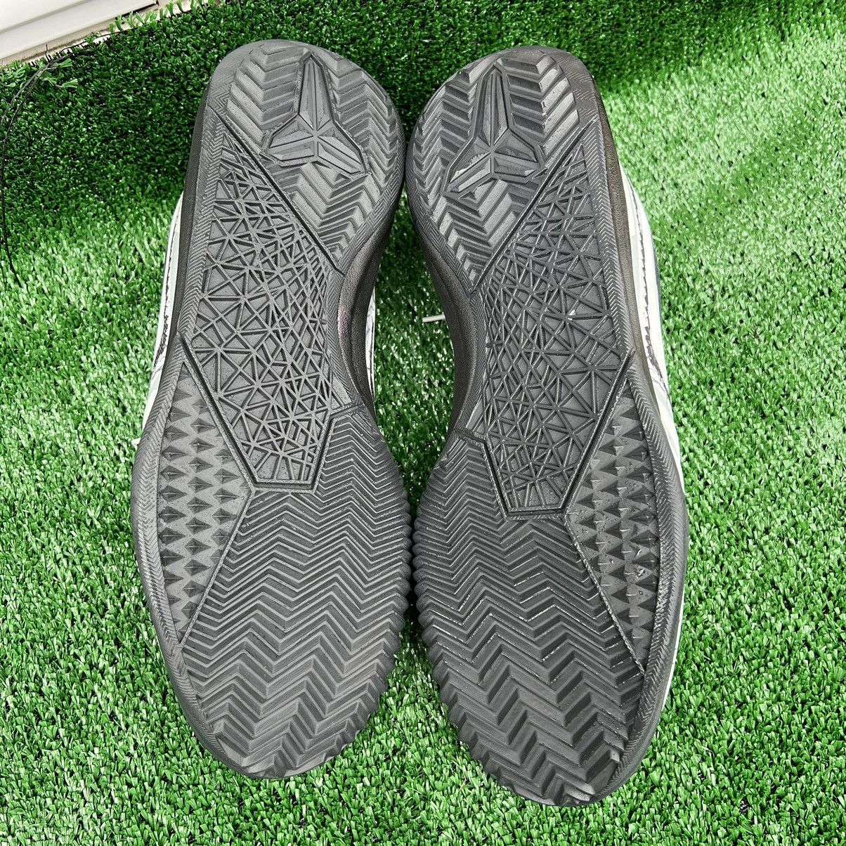 Nike Nike Kobe Mentality Size US 12 / EU 45 - 4 Thumbnail