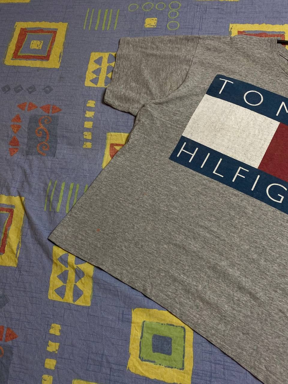 Tommy Hilfiger Tommy Hilfiger Vintage 90s Streetwear T-shirt Size US XL / EU 56 / 4 - 2 Thumbnail